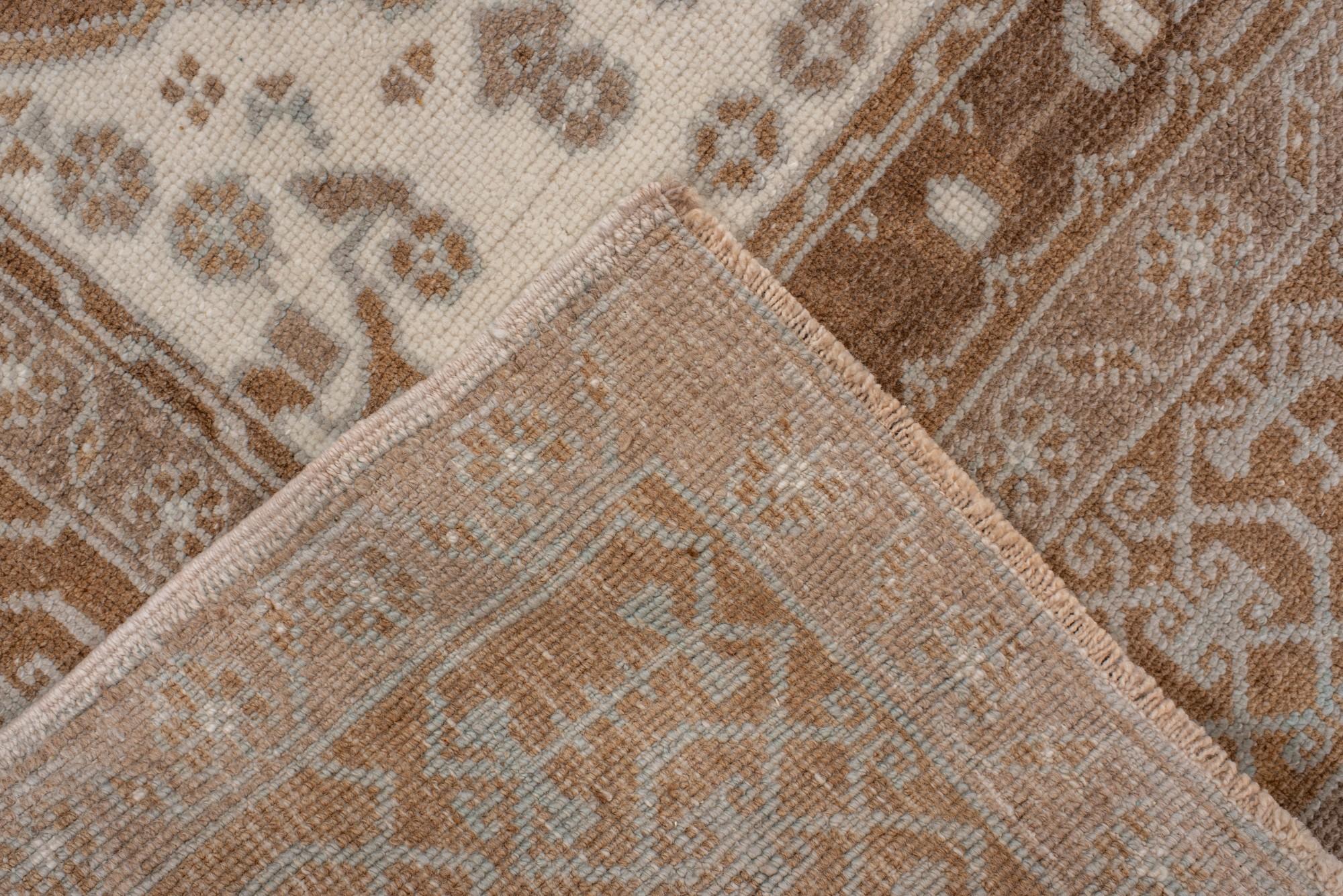 Antique Turkish Oushak Rug in Soft Taupe and Ivory (20. Jahrhundert) im Angebot