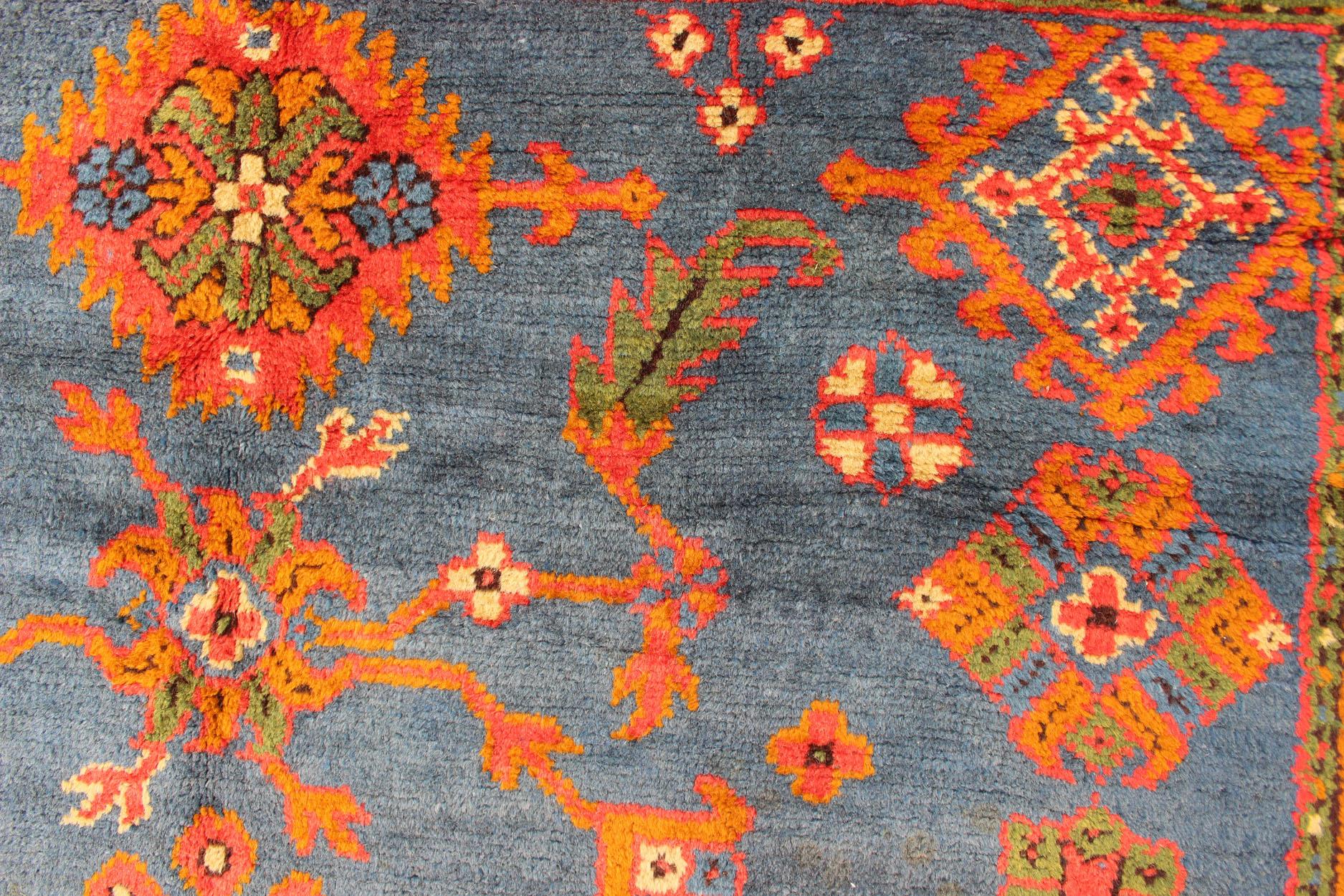 Antique Turkish Oushak Rug in Vibrant Blue, Red, Green with All-Over Design For Sale 6