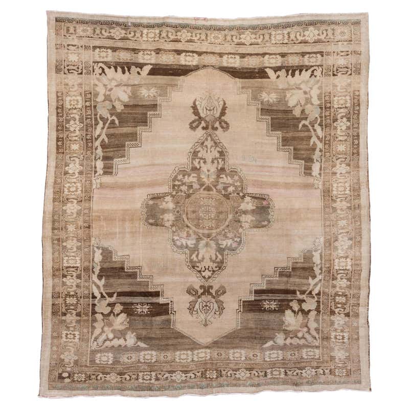 Antique Oushak Rug, Neutral Palette, circa 1920s For Sale at 1stDibs
