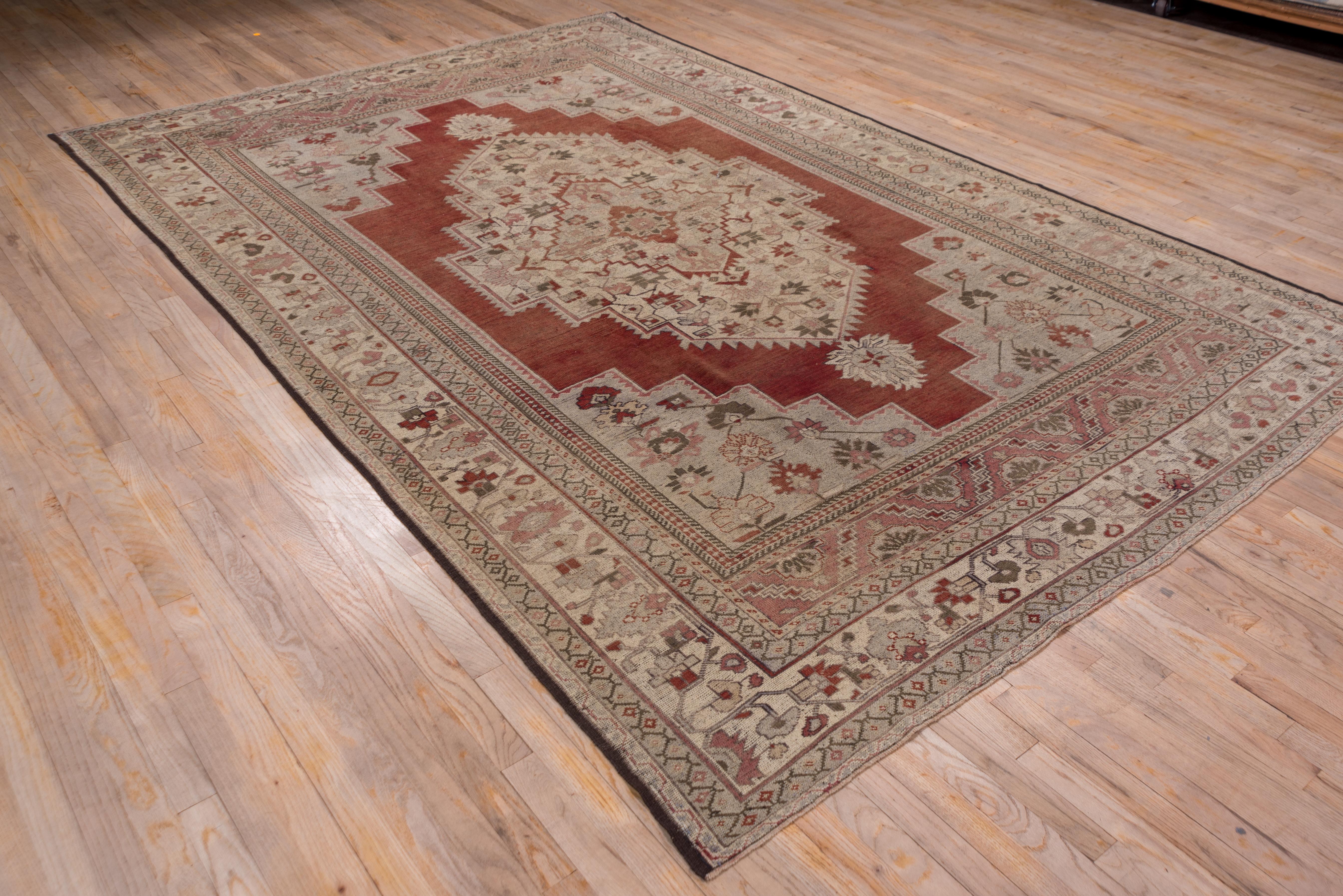 Antique Turkish Oushak Rug, Red Outer Field, Ecru Borders and Ecru Medallion For Sale 7