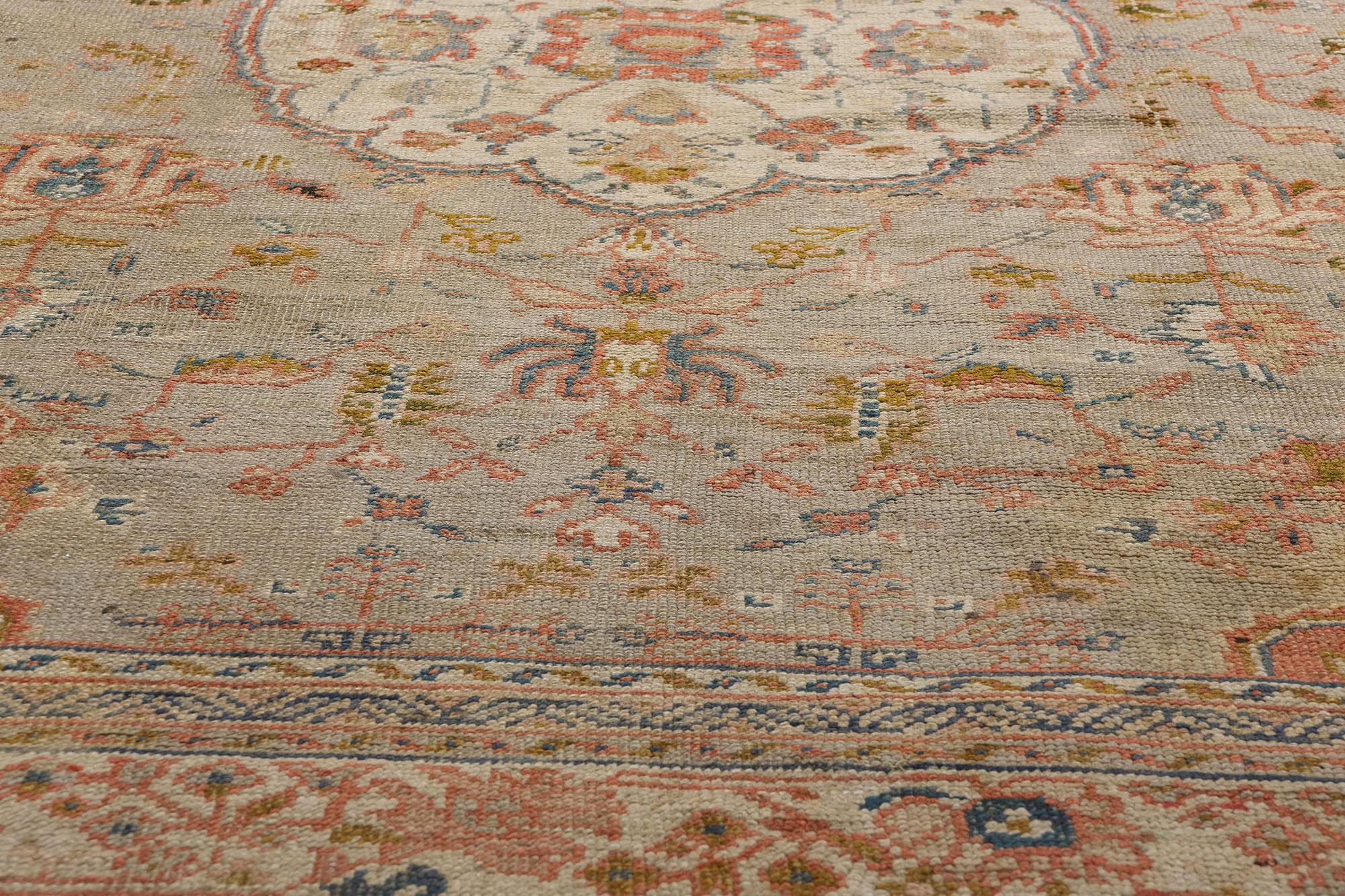 1910's Turkish Oushak Carpet with Modern Style In Good Condition For Sale In Dallas, TX