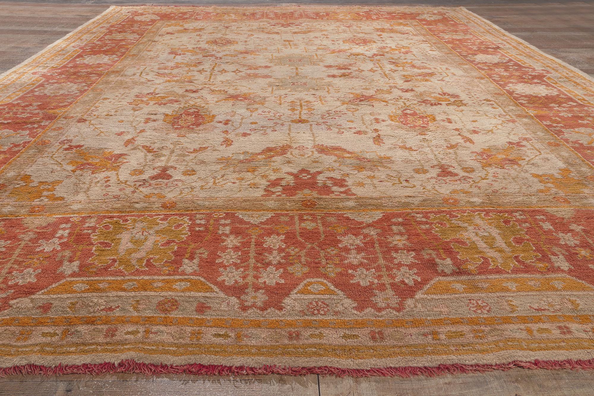 Antiker türkischer Oushak-Teppich, entspannte Vertrautheit trifft auf unaufdringliche Eleganz im Angebot 1