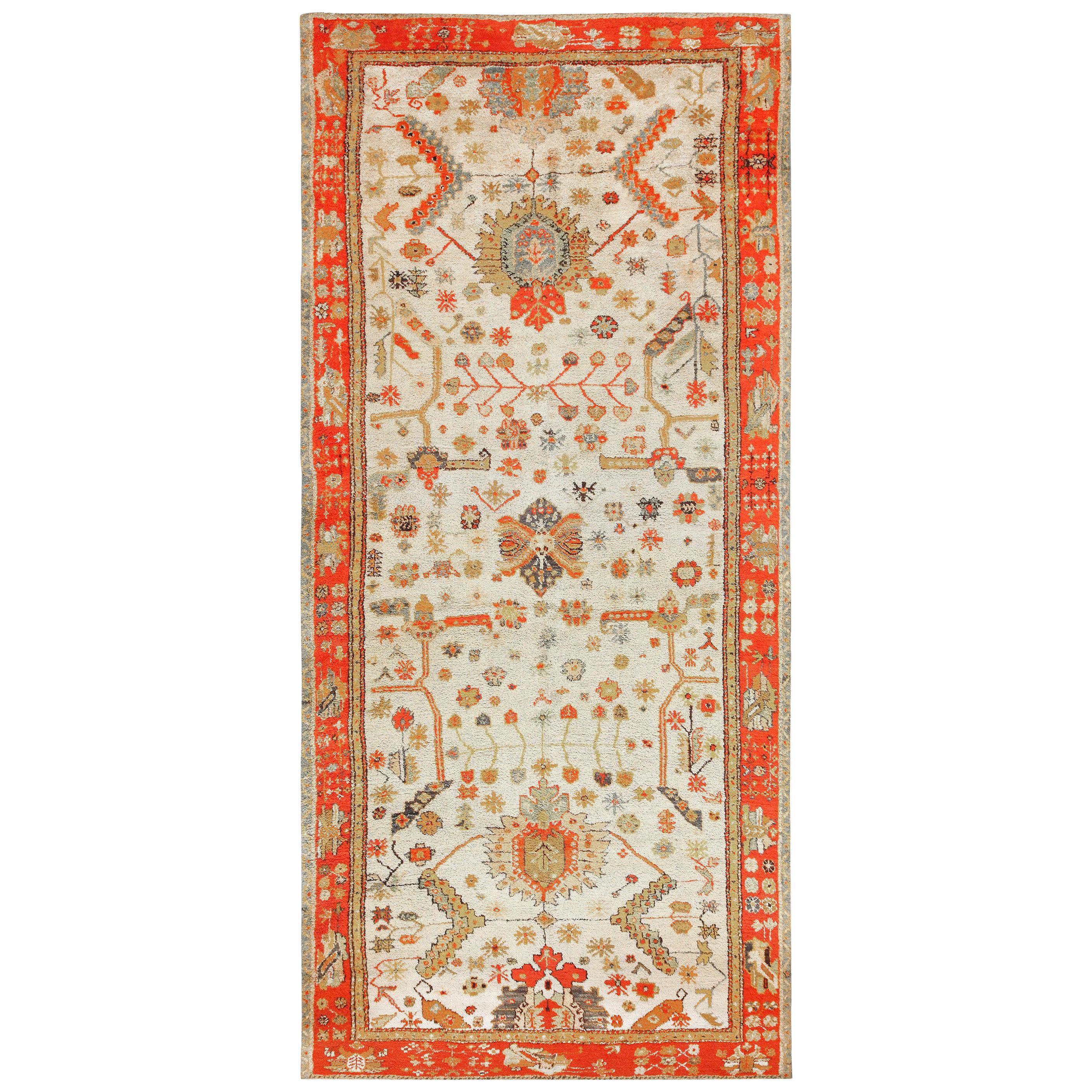 Tapis turc ancien d'Oushak Taille : 8 pieds 4 po. x 17 pieds 3 po. 