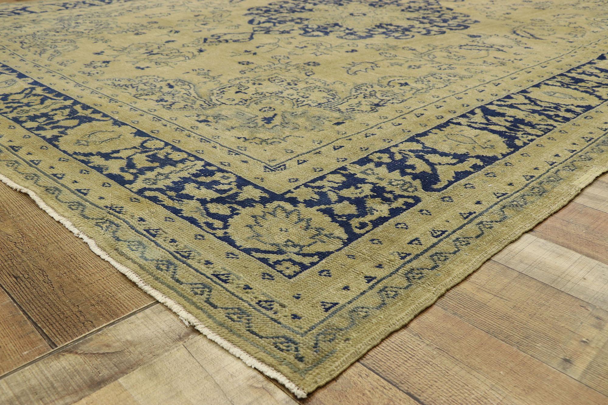 Antique Turkish Oushak Rug,  Timeless Elegance Meets Mediterranean Allure In Good Condition For Sale In Dallas, TX