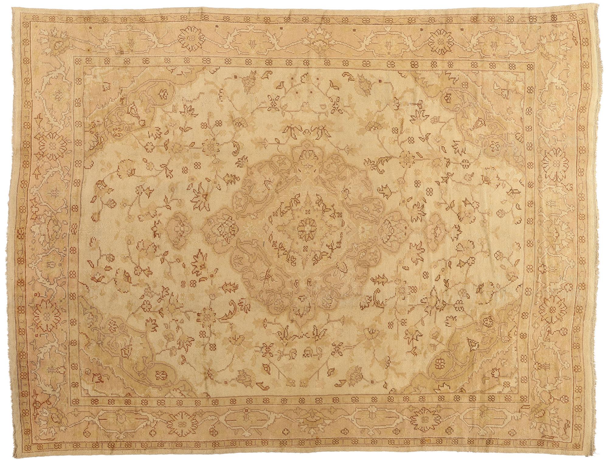 1910's Antique Neutral Turkish Oushak Rug with Organic Modern Style For Sale 4