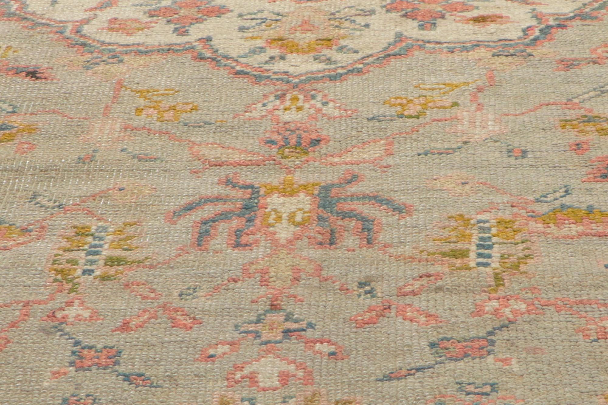 Antiker türkischer Oushak-Teppich im Regencycore-Stil, Bridgerton-Stil im Angebot 2