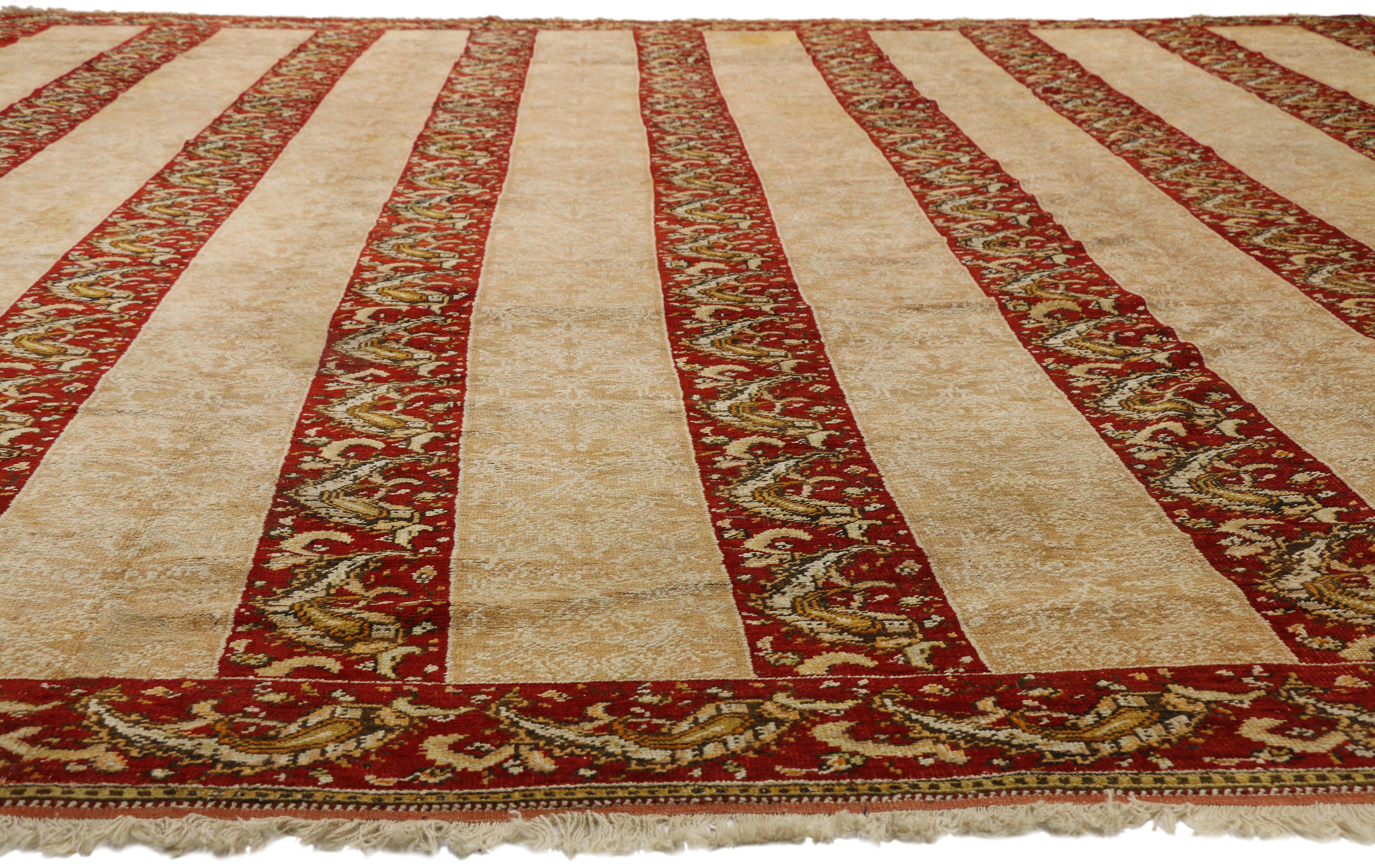 Turc Ancien tapis turc Oushak,  L'Elegance Timeless rencontre le charme nostalgique en vente