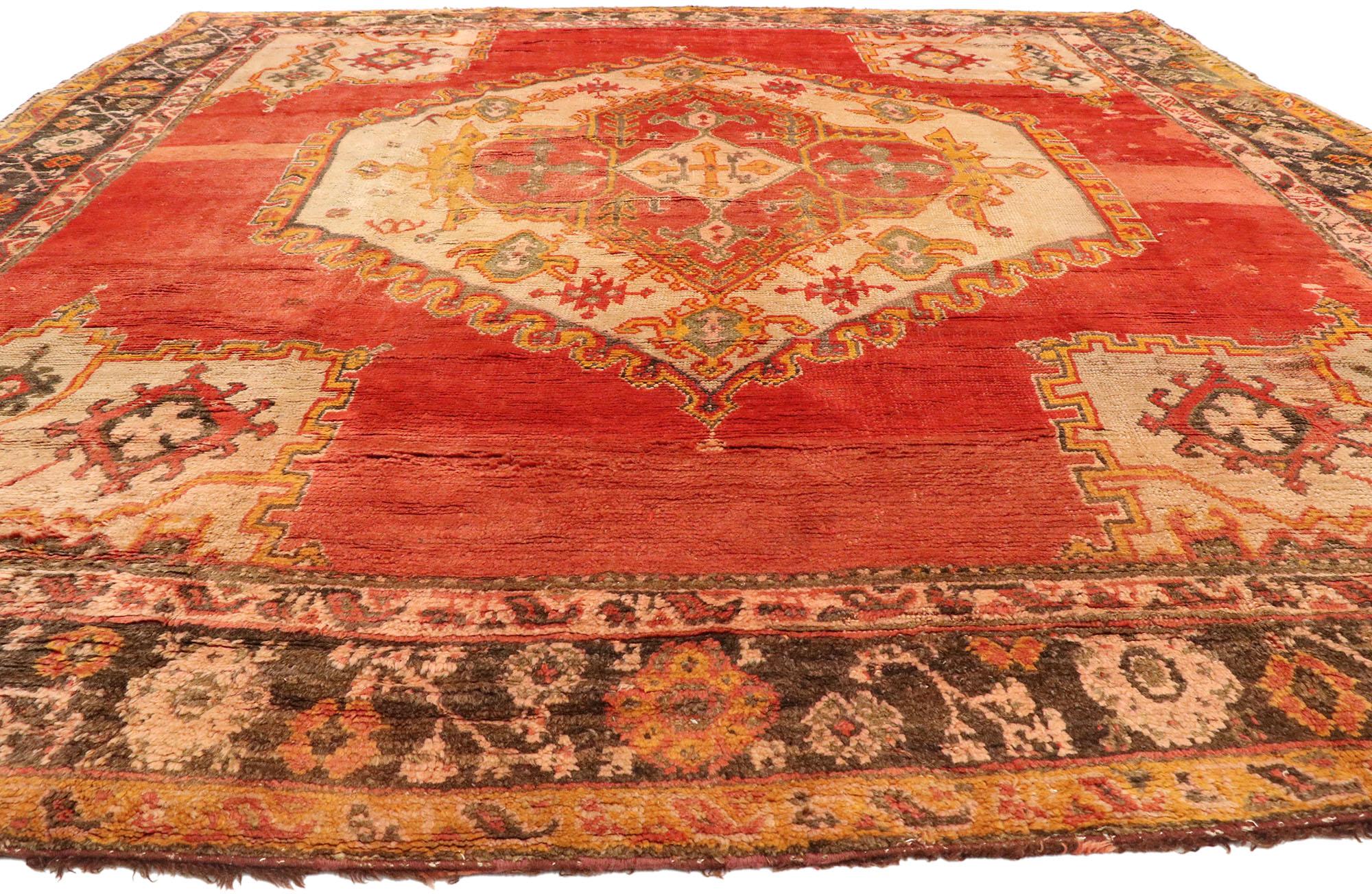 Antique Turkish Oushak Rug  In Good Condition For Sale In Dallas, TX