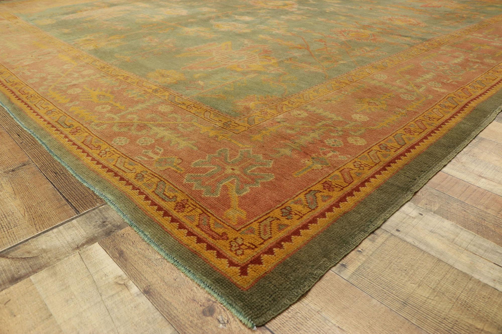 XIXe siècle Ancien tapis turc vert d'Oushak en vente