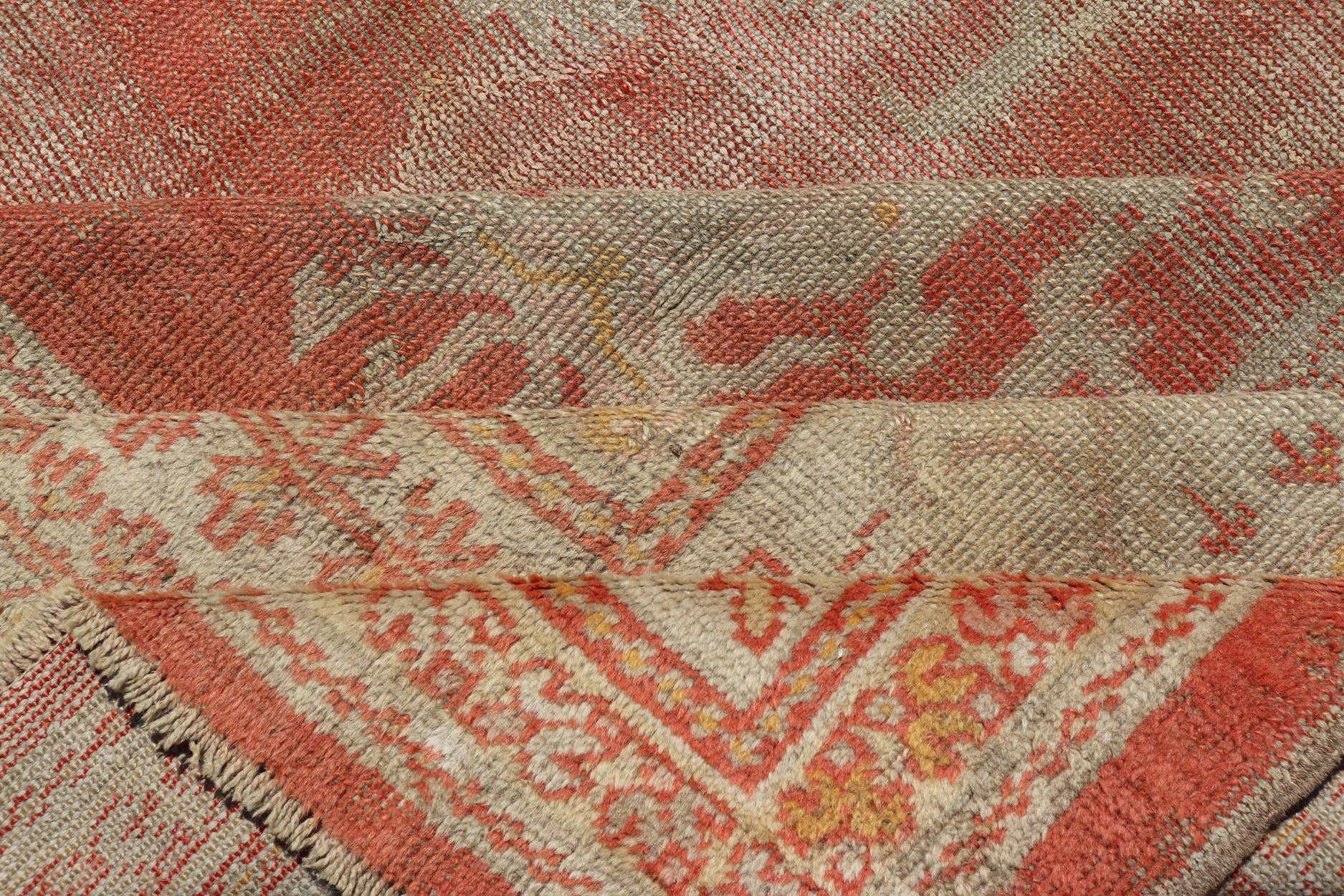 Antiker türkischer Oushak-Teppich mit weichem Apricot-Feld und verblasstem Creme 11'5 x 15'0 im Angebot 2