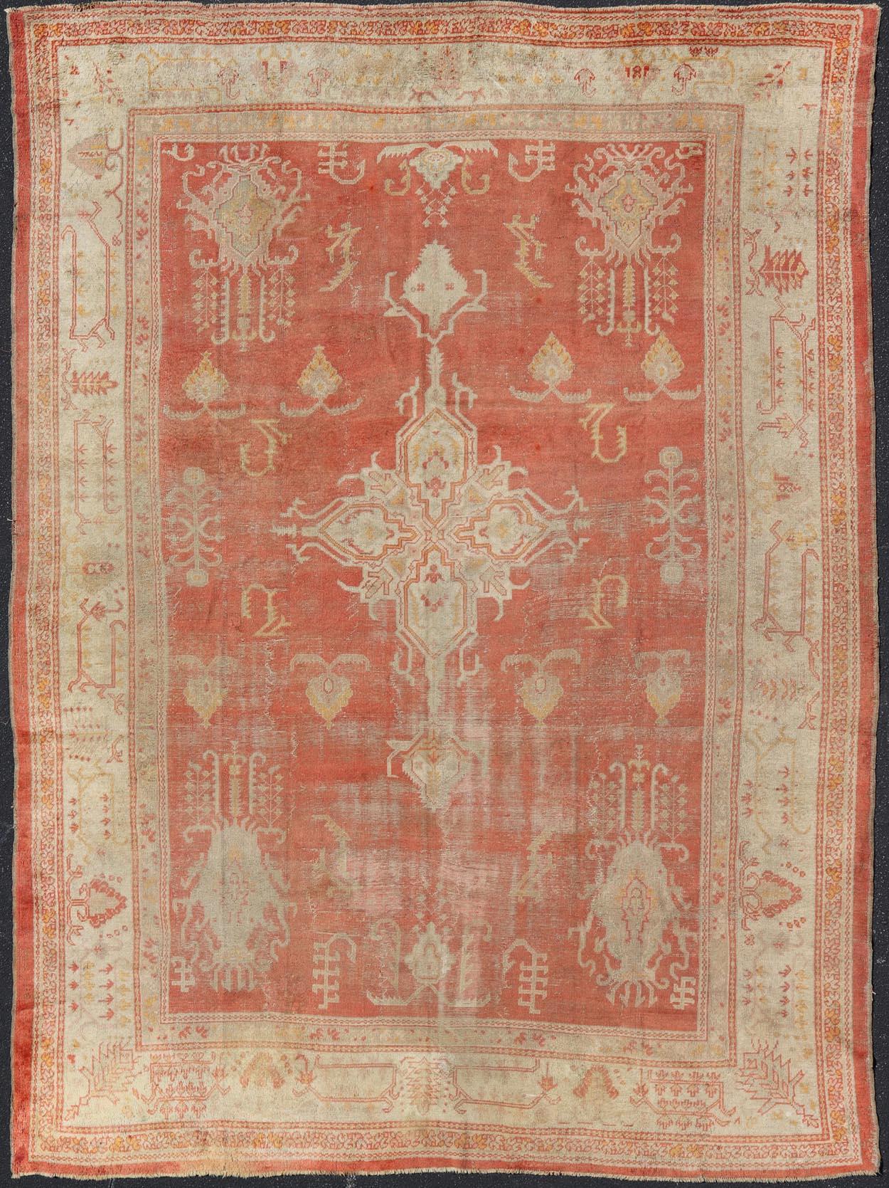 Antiker türkischer Oushak-Teppich mit weichem Apricot-Feld und verblasstem Creme 11'5 x 15'0 im Angebot
