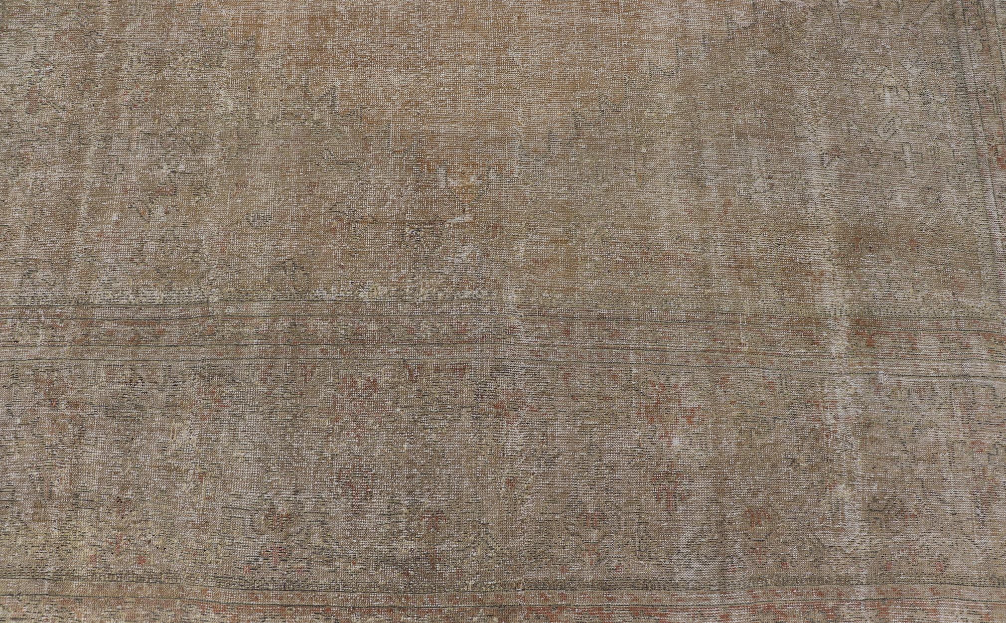 XX secolo Tappeto antico turco Oushak con toni morbidi di cammello e grigio scuro 12'0 x 18'5 in vendita