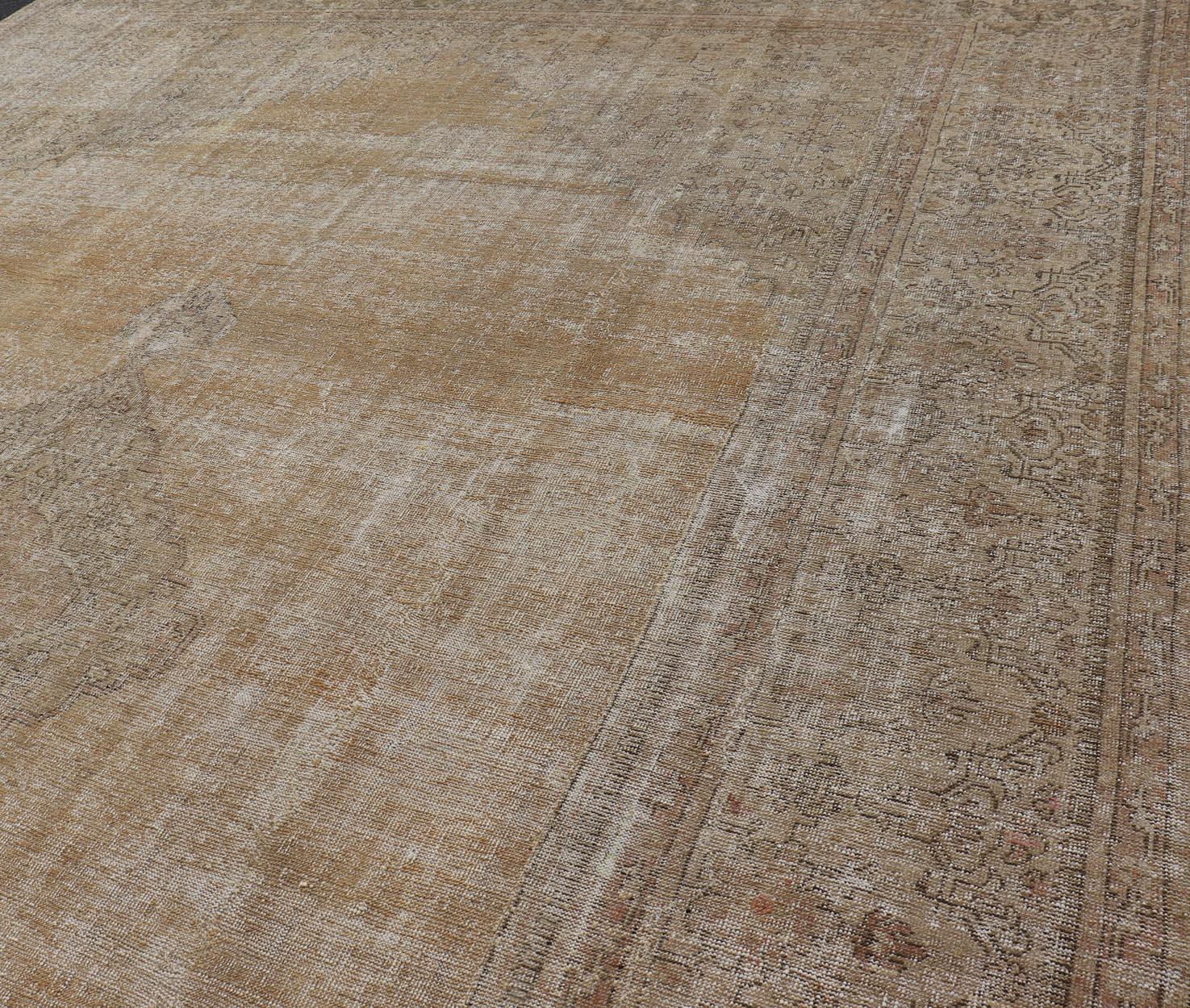 Tappeto antico turco Oushak con toni morbidi di cammello e grigio scuro 12'0 x 18'5 in vendita 2