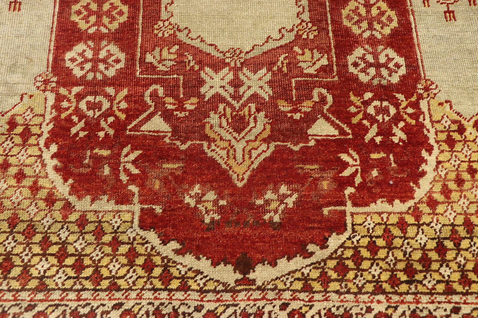 Antique Turkish Oushak Rug with Traditional Style In Good Condition For Sale In Dallas, TX