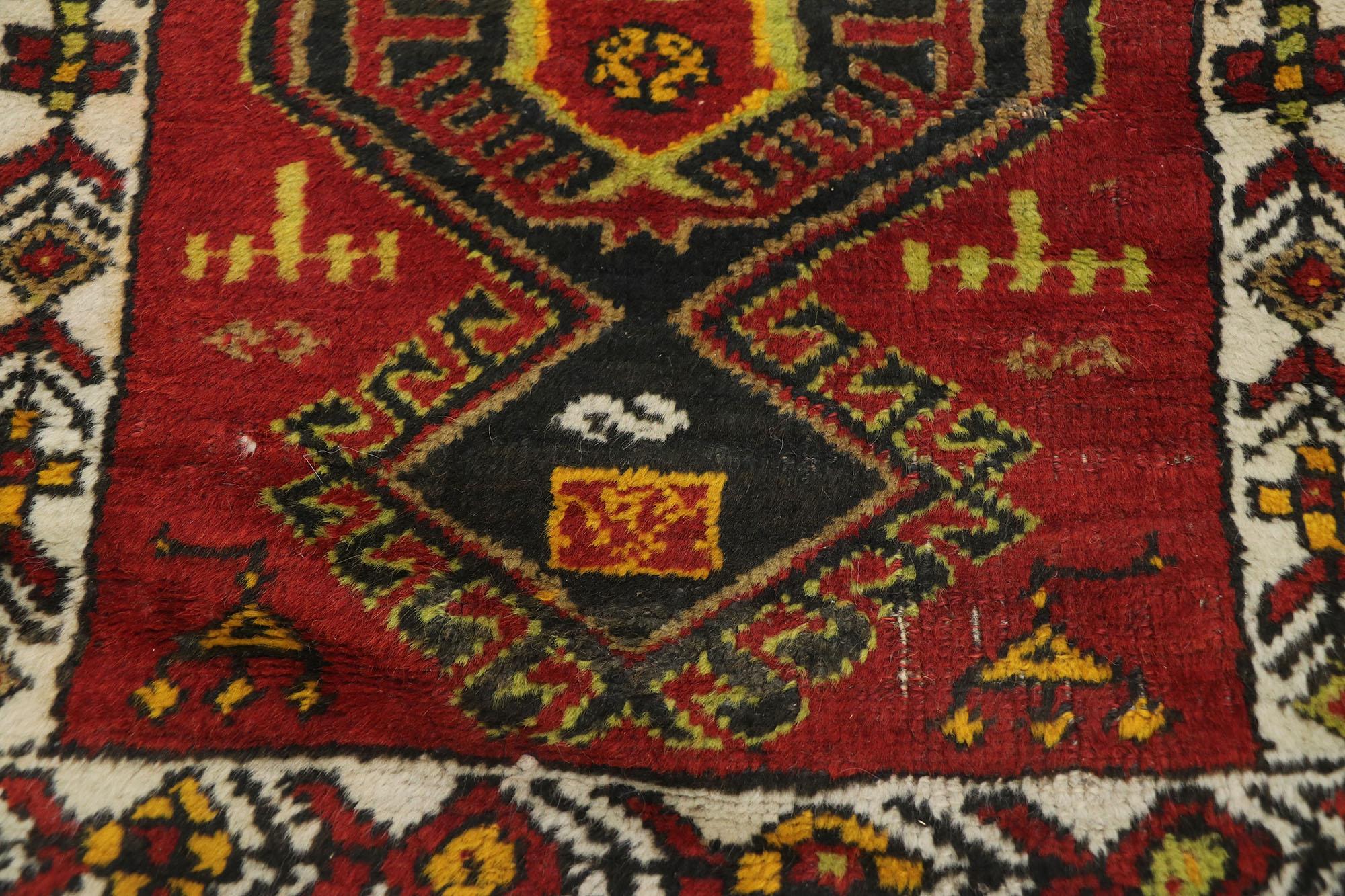 Antique Turkish Oushak Rug with Tribal Style In Good Condition For Sale In Dallas, TX