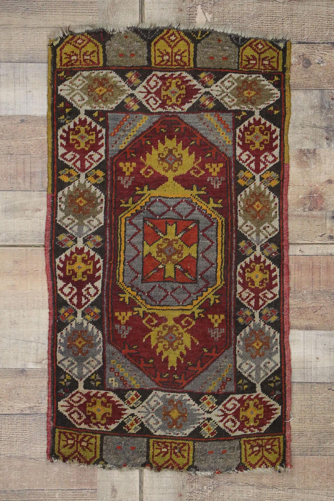 Antigua alfombra turca Oushak de estilo tribal en venta 1