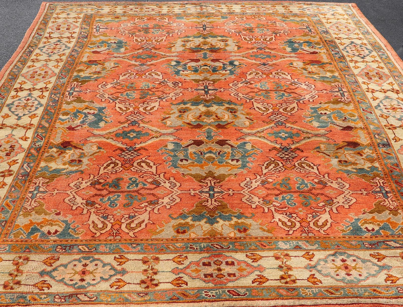 Antiker türkischer Oushak-Teppich mit warmen Korallen-, Elfenbein- und Teal-Akzenten 10'9 x 14'7 im Angebot 2