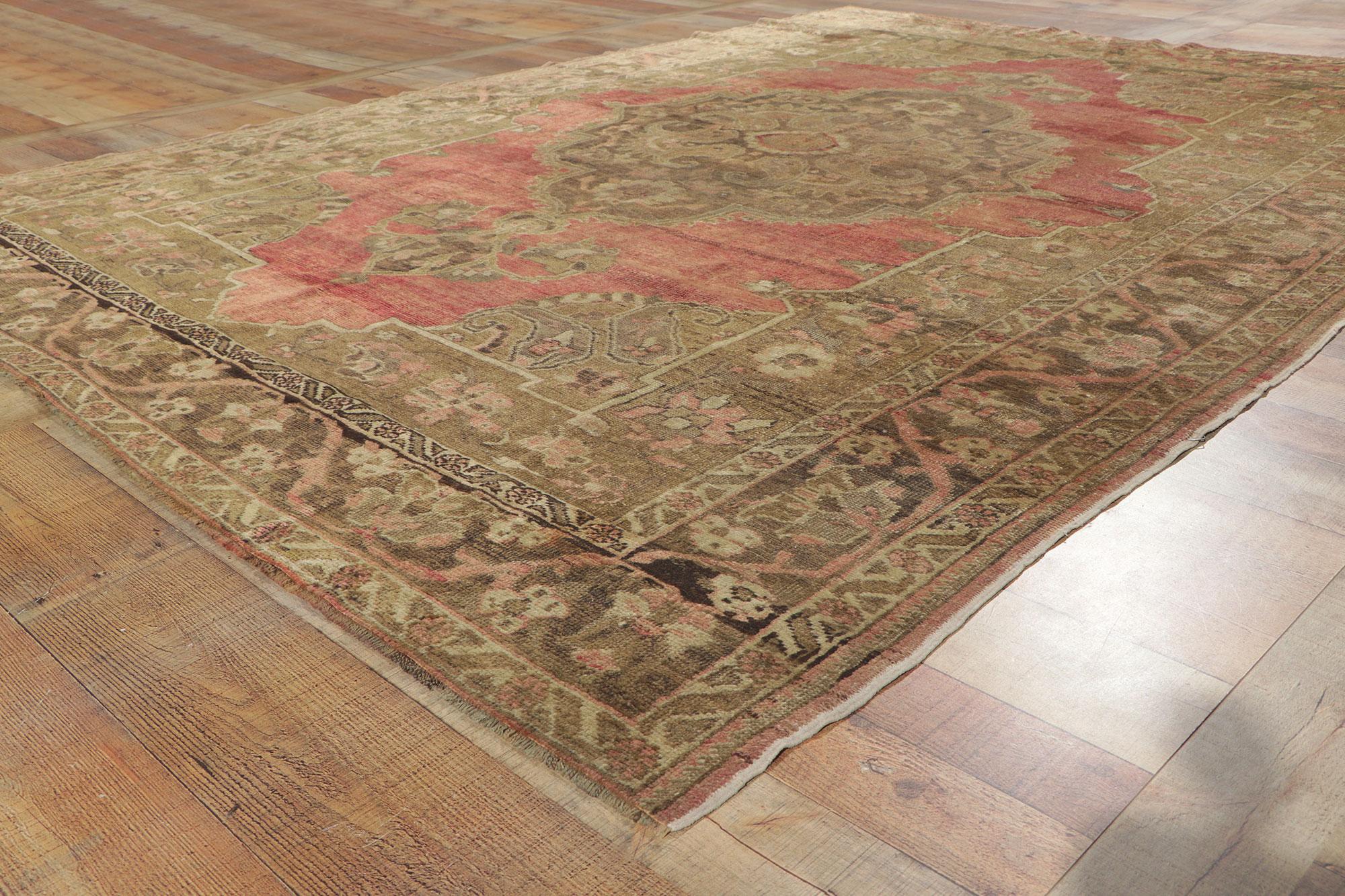 Alfombra turca Oushak vintage en tonos tierra siglo XX en venta