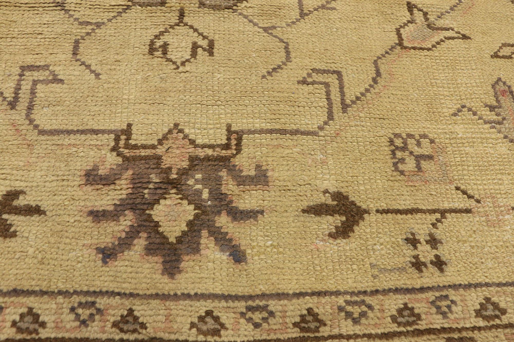 Antique Turkish Oushak Rug with Warm Tuscan Style In Good Condition For Sale In Dallas, TX