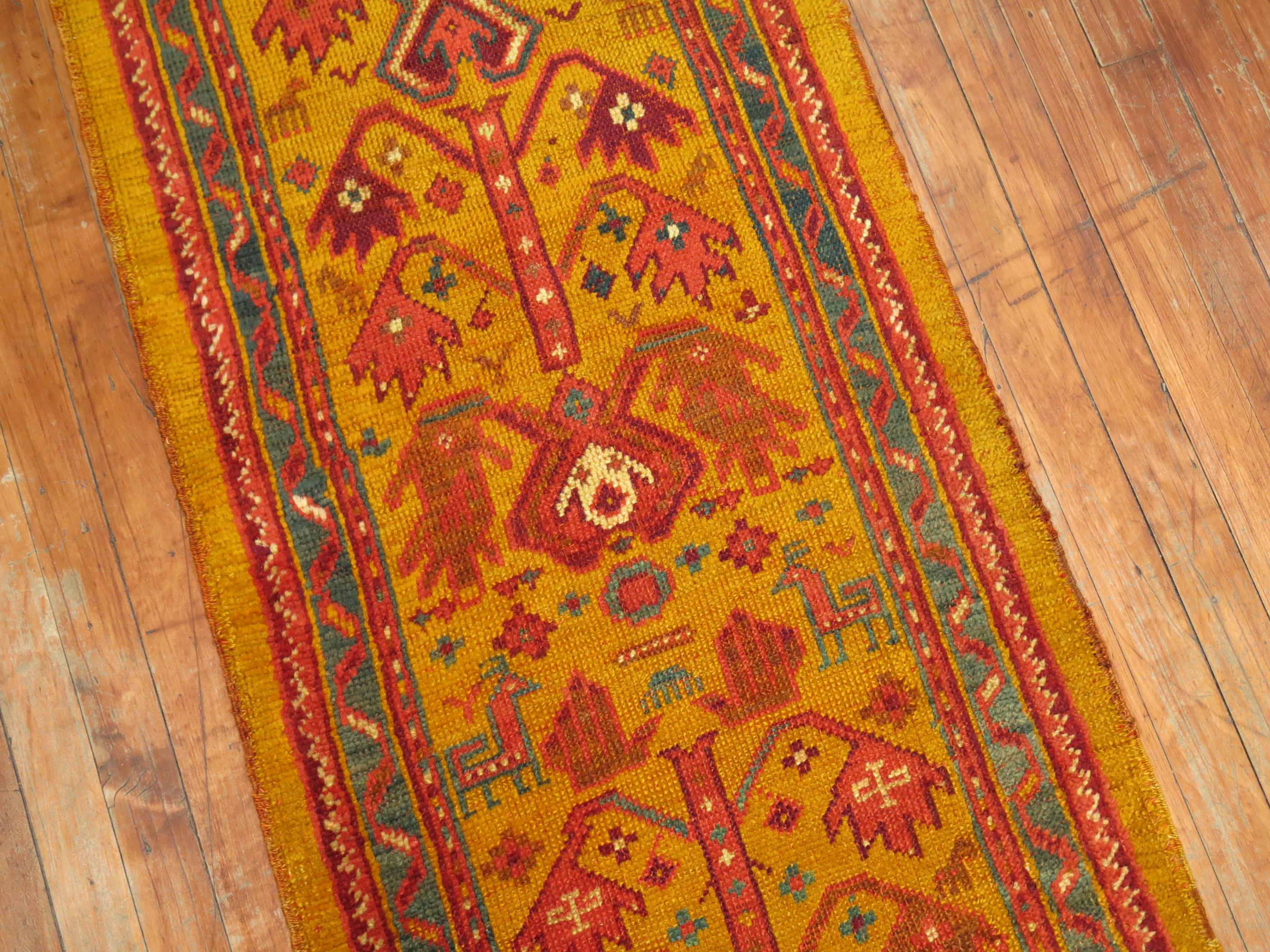 Tapis de couloir turc ancien de type Oushak Excellent état - En vente à New York, NY