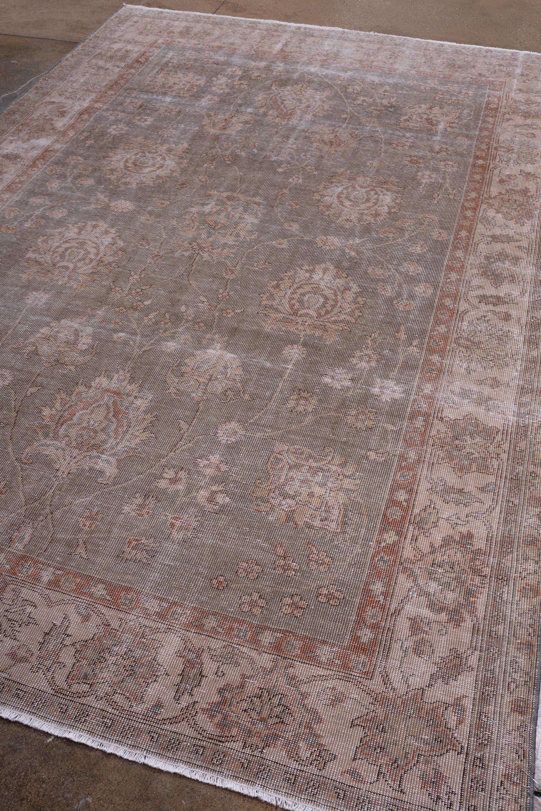 Turco Antico Oushak turco con design a palmette in vendita