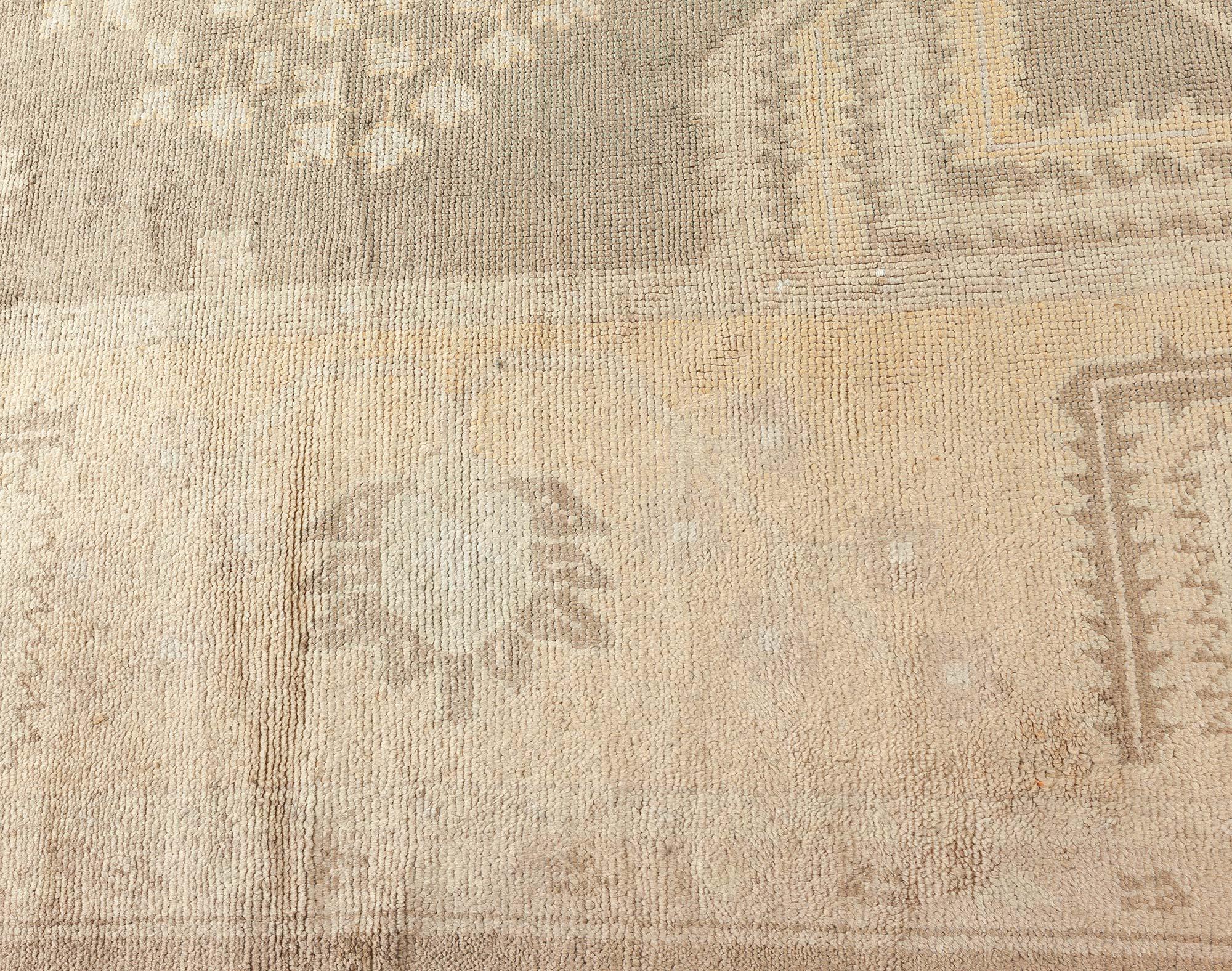 Ancien tapis turc Oushak en laine Bon état - En vente à New York, NY