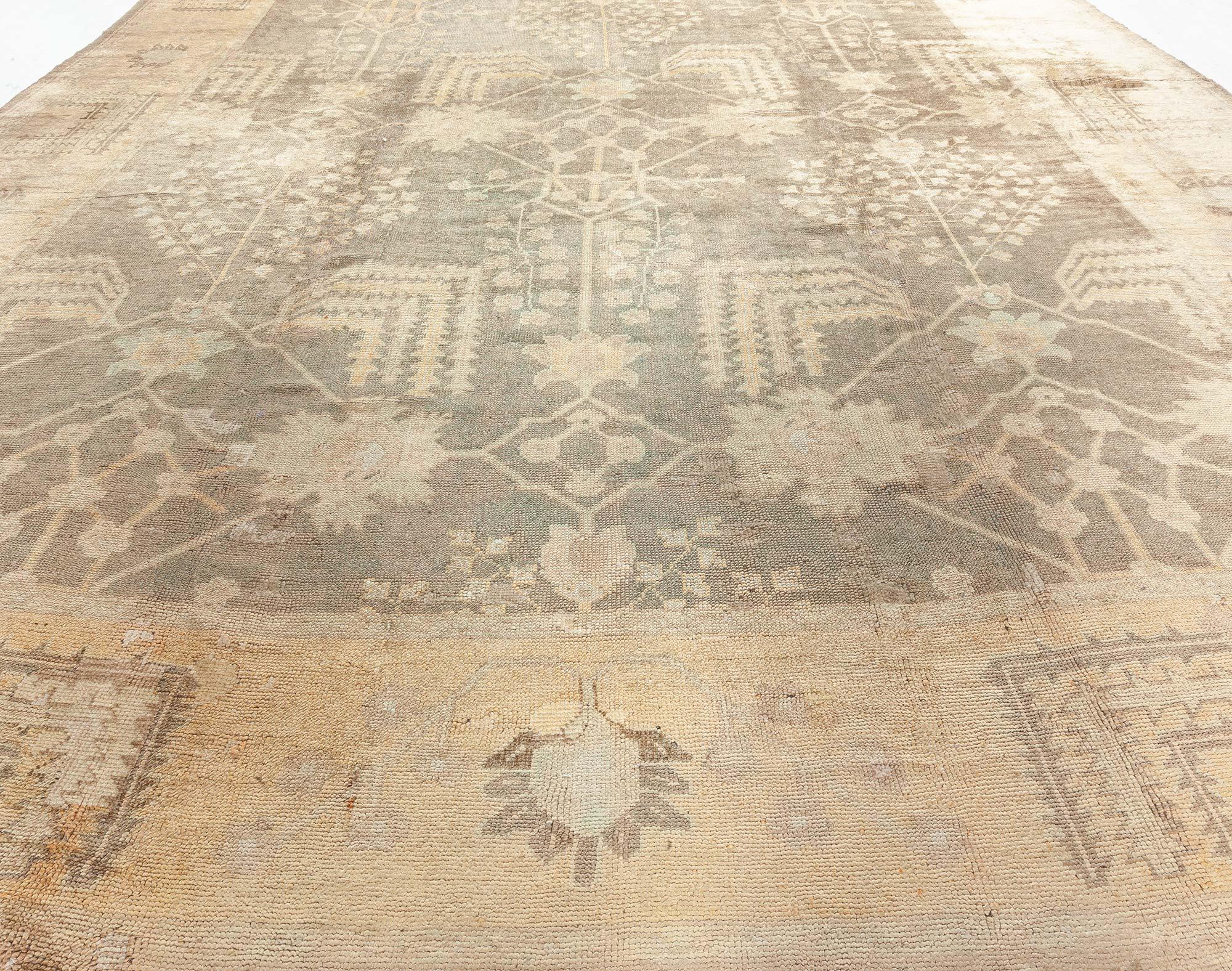 20ième siècle Ancien tapis turc Oushak en laine en vente