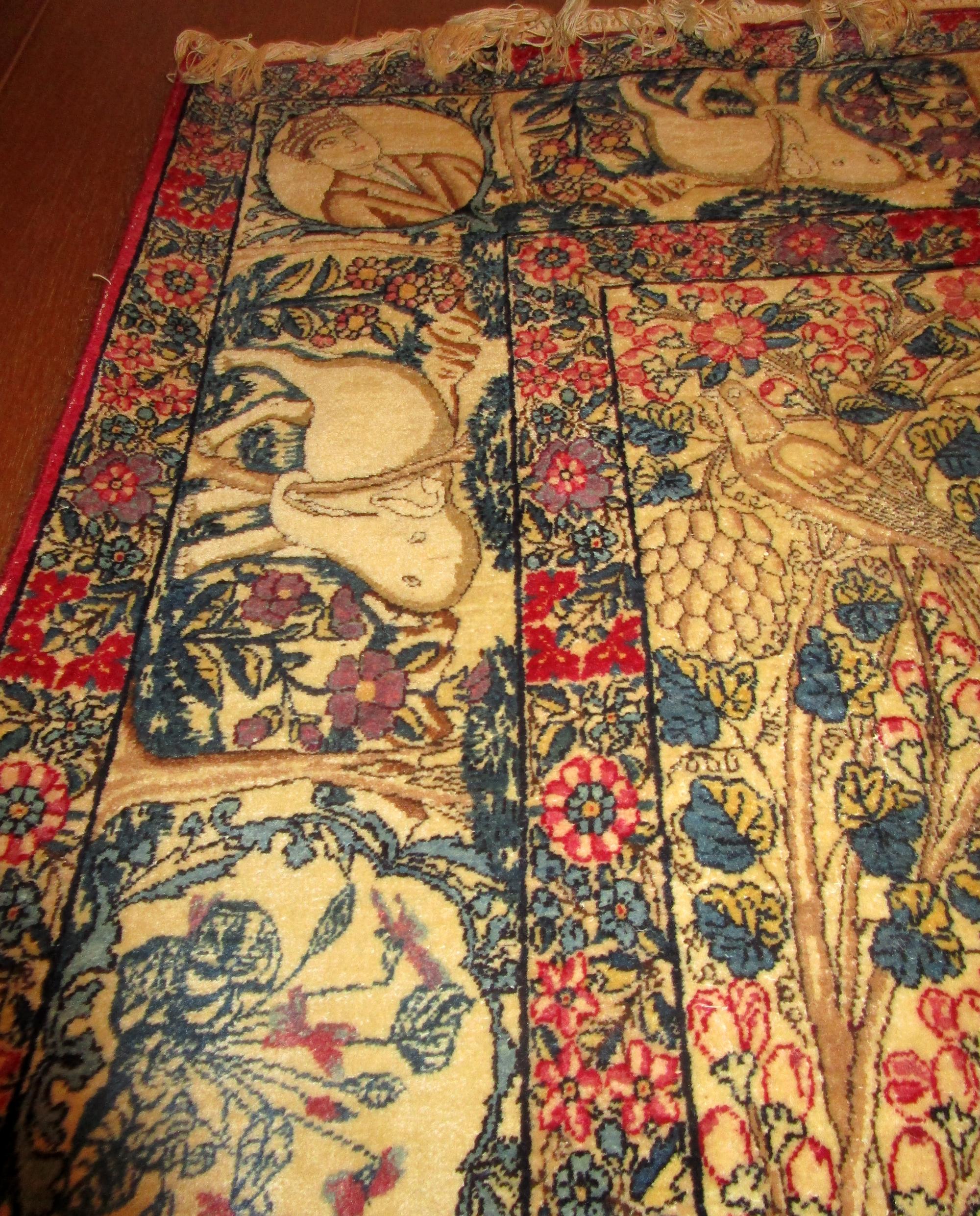 Antiker türkischer malerischer Erinnerungs-Teppich (Handgeknüpft) im Angebot