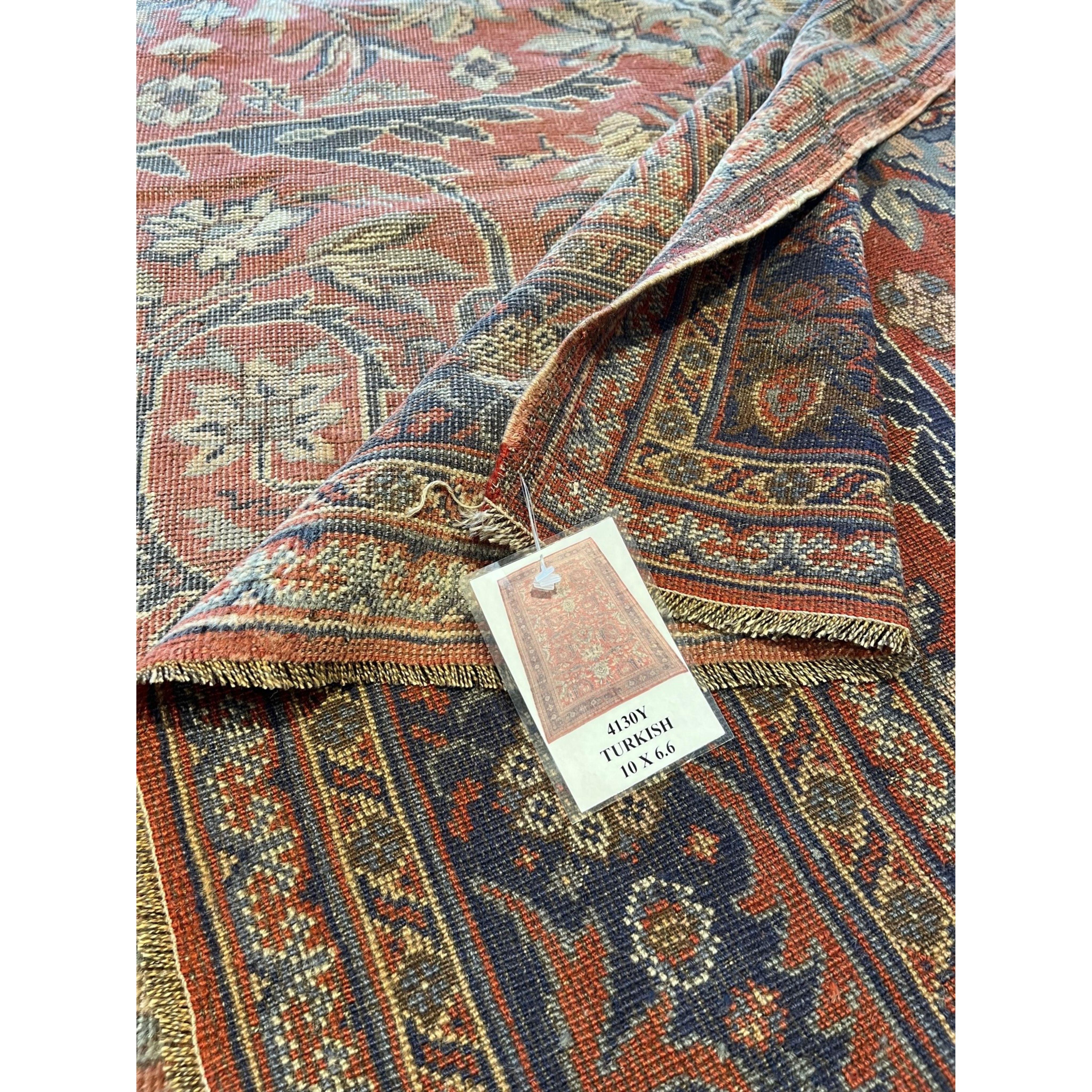 Les tapis turcs (également appelés tapis d'Anatolie) sont sans doute les tapis qui ont tout déclenché. Ces tapis font partie de la première vague de tapis anciens orientaux exportés en Europe. Les tapis turcs vintage étaient des produits très prisés