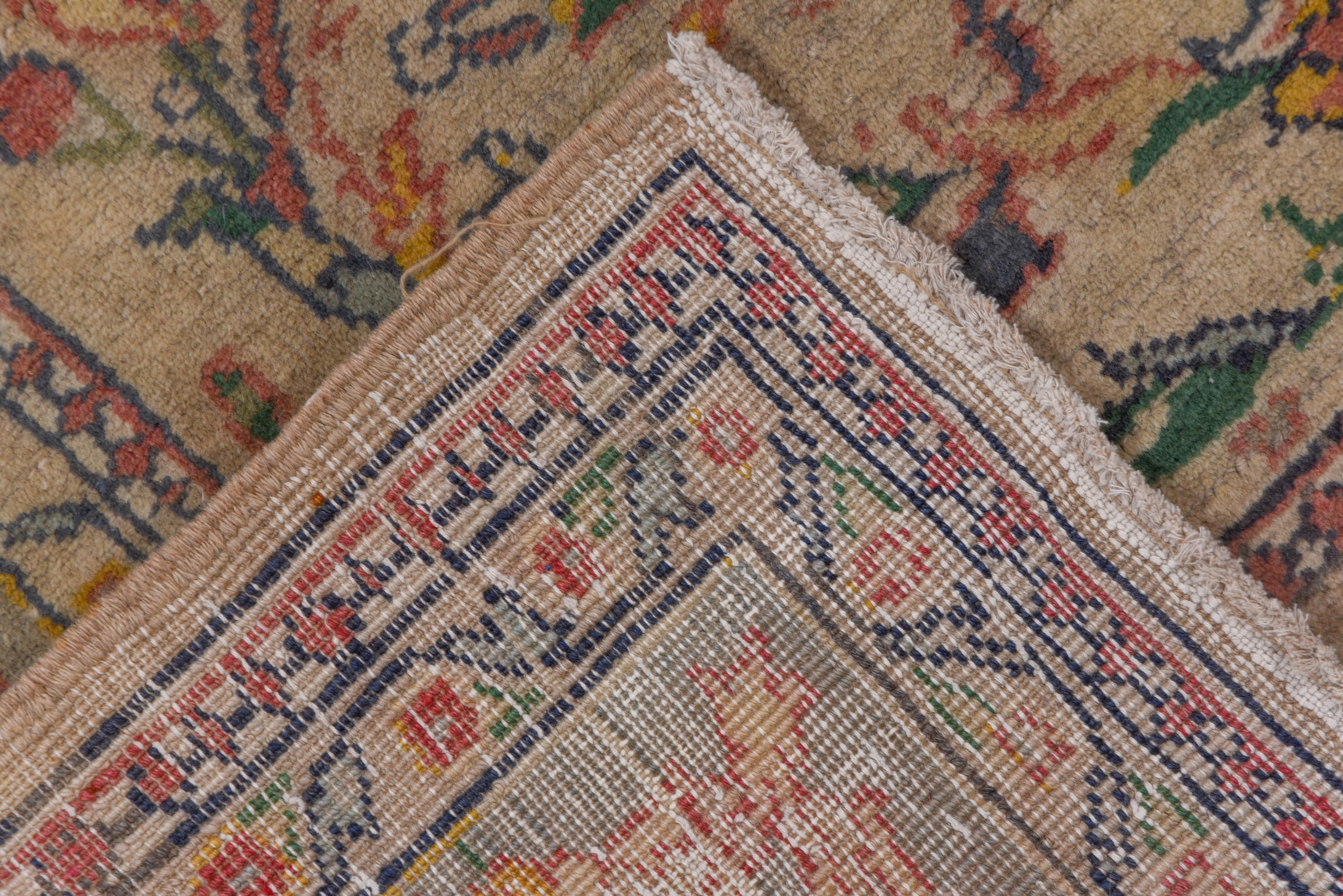 Turkish Oushak Antique Rug In Good Condition For Sale In New York, NY