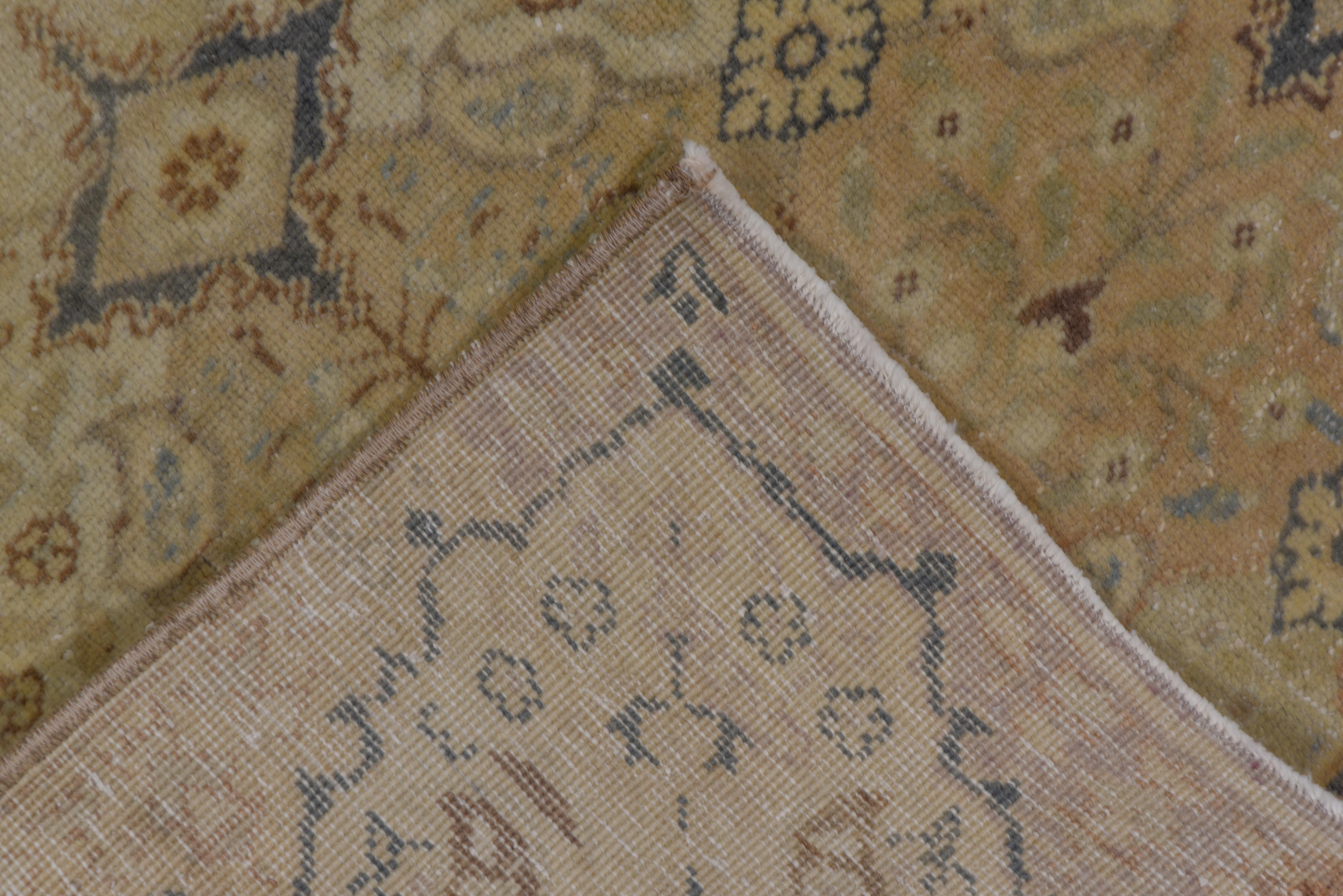 Antiker türkischer Teppich – Kaisary (Türkisch) im Angebot