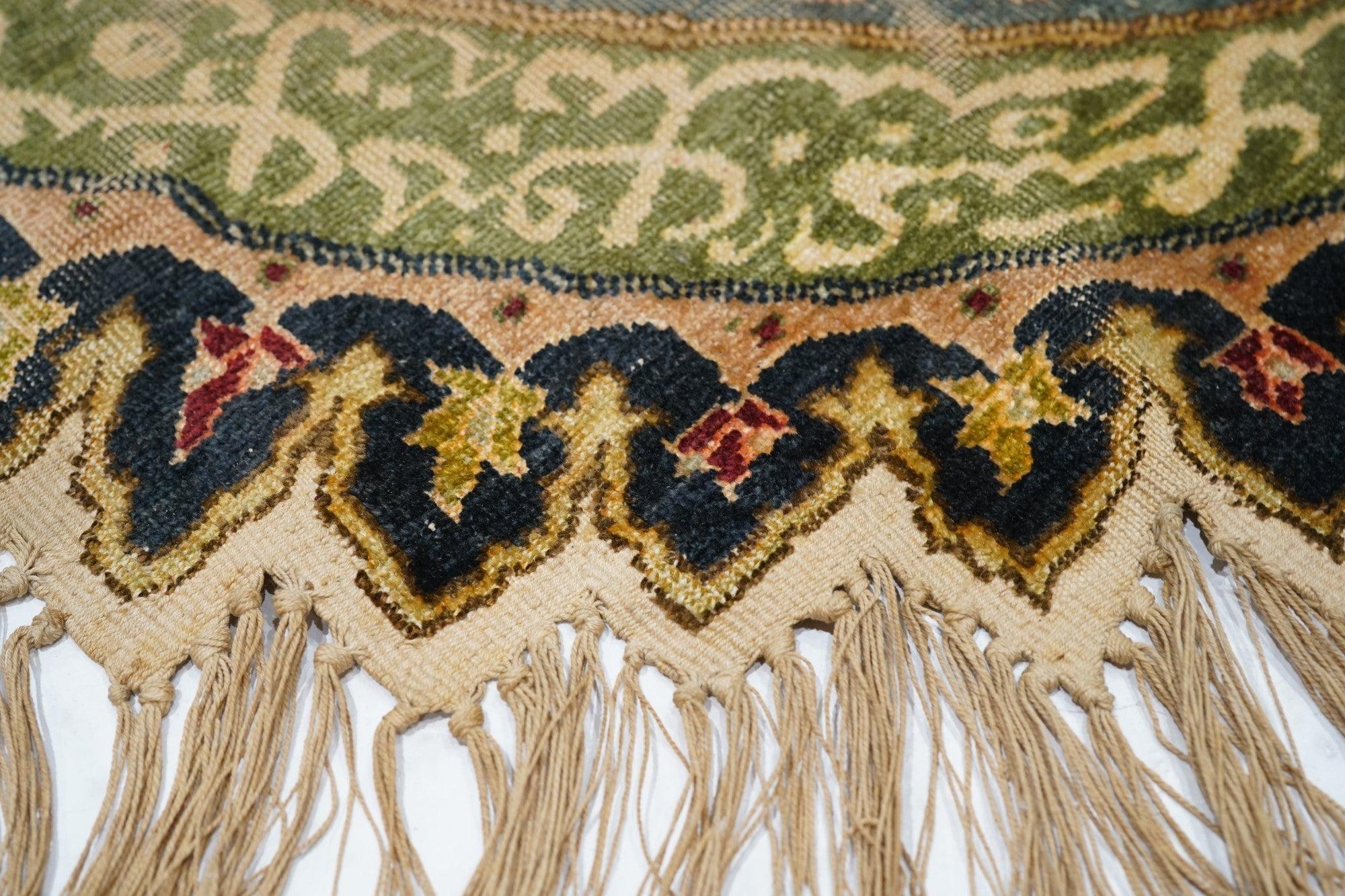 Alfombra Turca Antigua 4'5'' x 4'6'' en Bueno estado para la venta en New York, NY