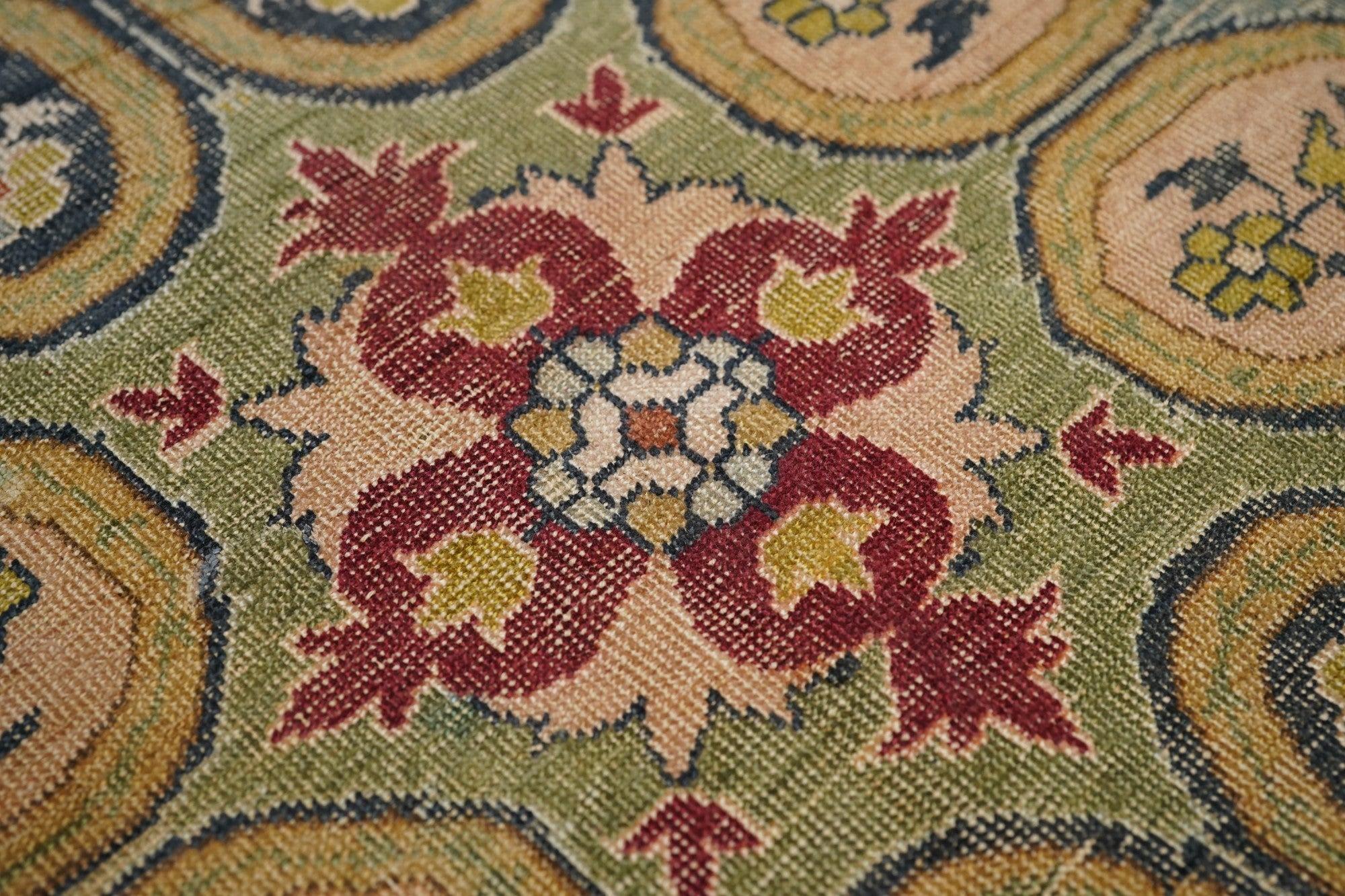 Alfombra Turca Antigua 4'5'' x 4'6'' en venta 2
