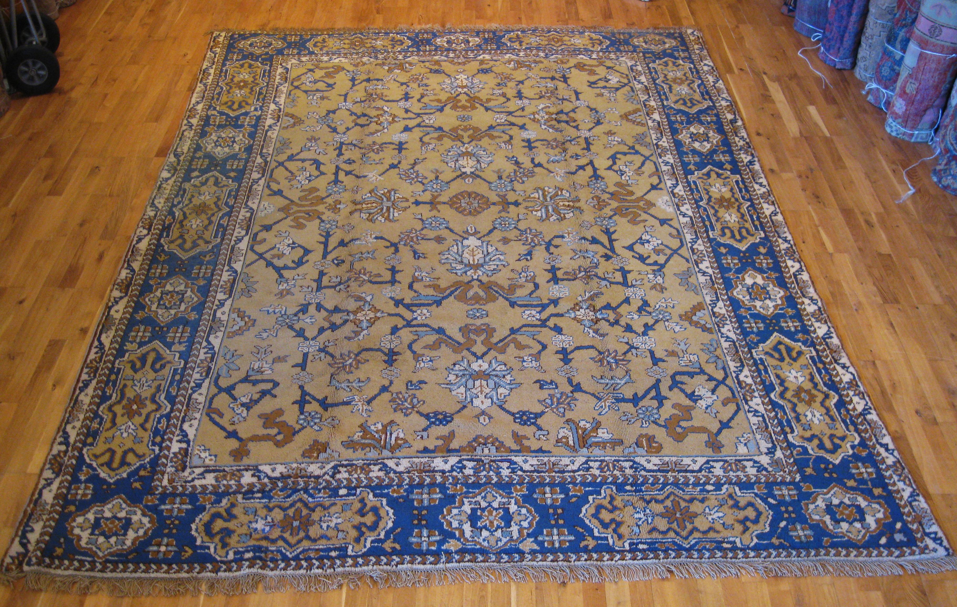 Antique Turkish rug

Measurement: 8'10