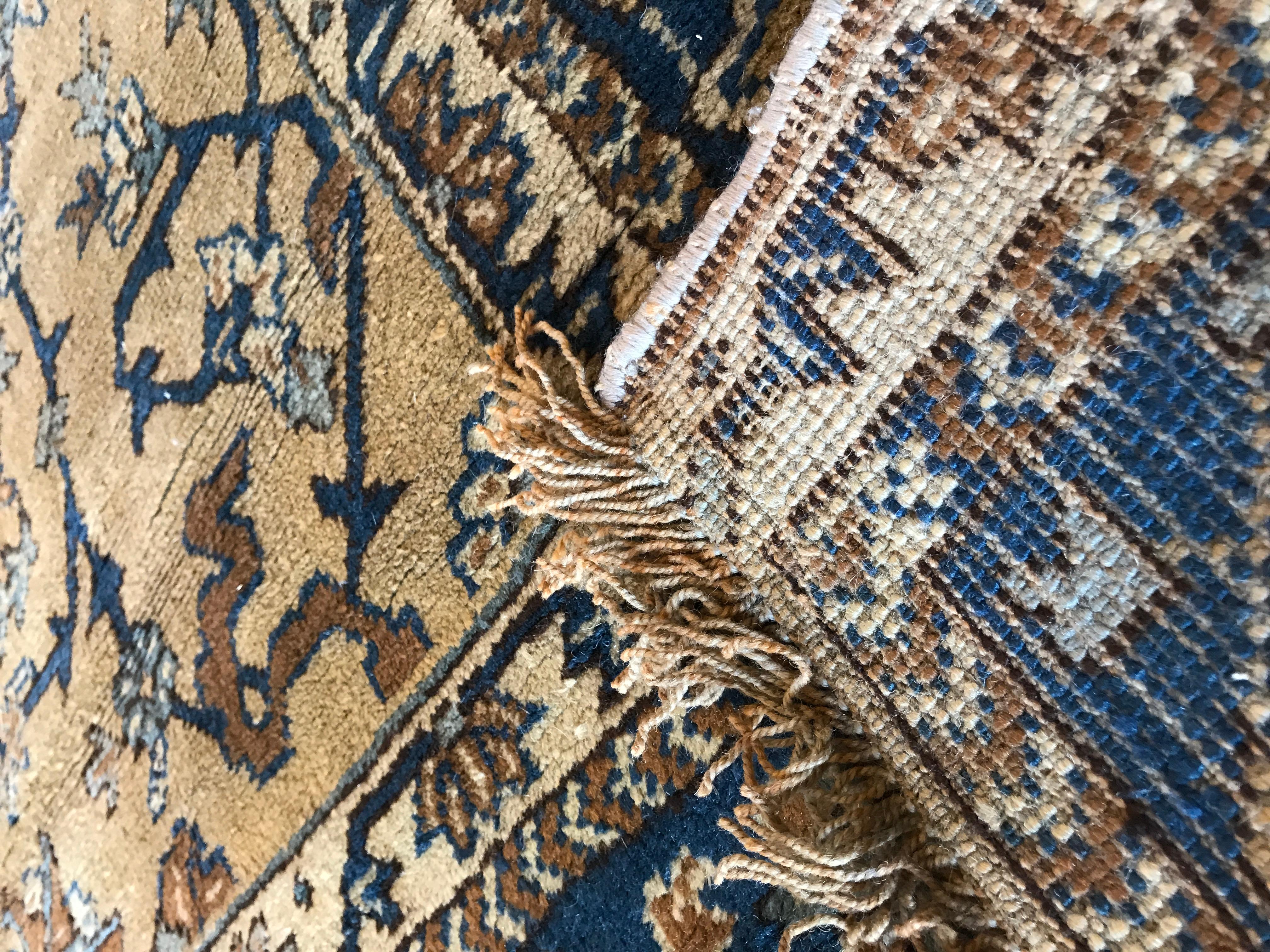 Antiker türkischer antiker Teppich im Angebot 2