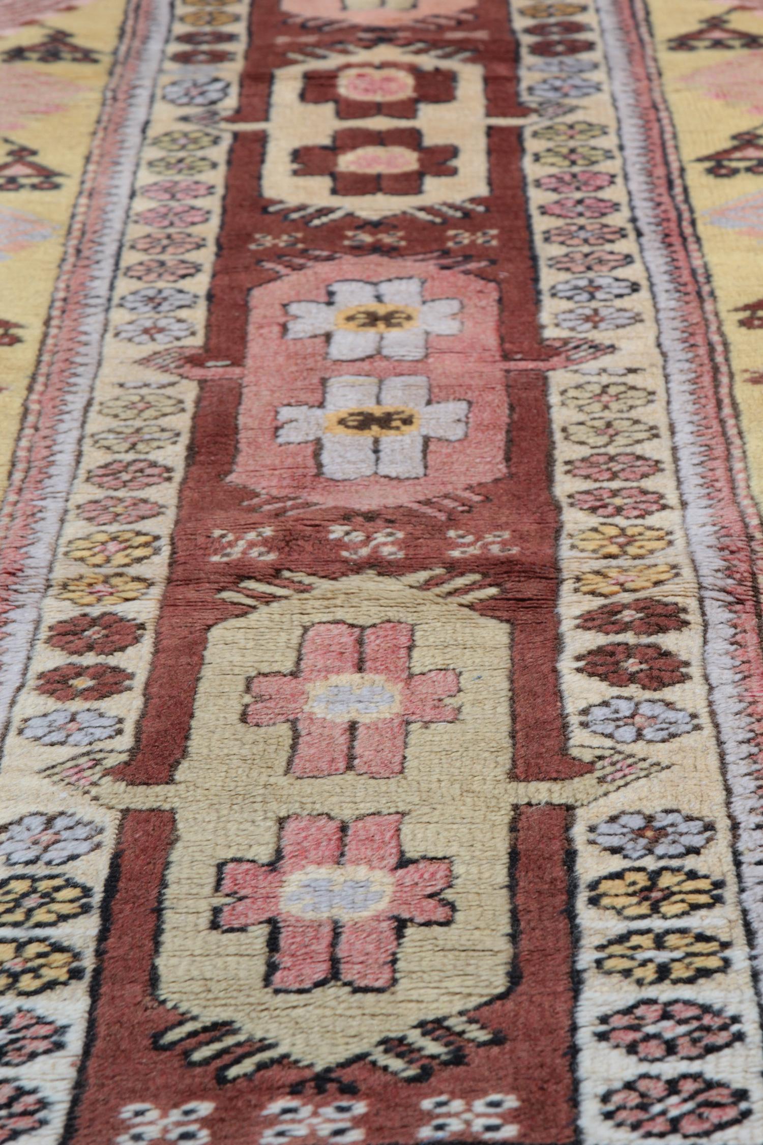 Antique Turkish Rug Runner from Milas, Traditional Gold Runner Rugs for Sale In Excellent Condition For Sale In Hampshire, GB