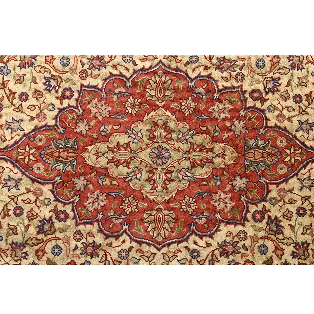 Antique Turkish Rug - Size: 6'7x4'1 In Good Condition For Sale In Los Angeles, CA