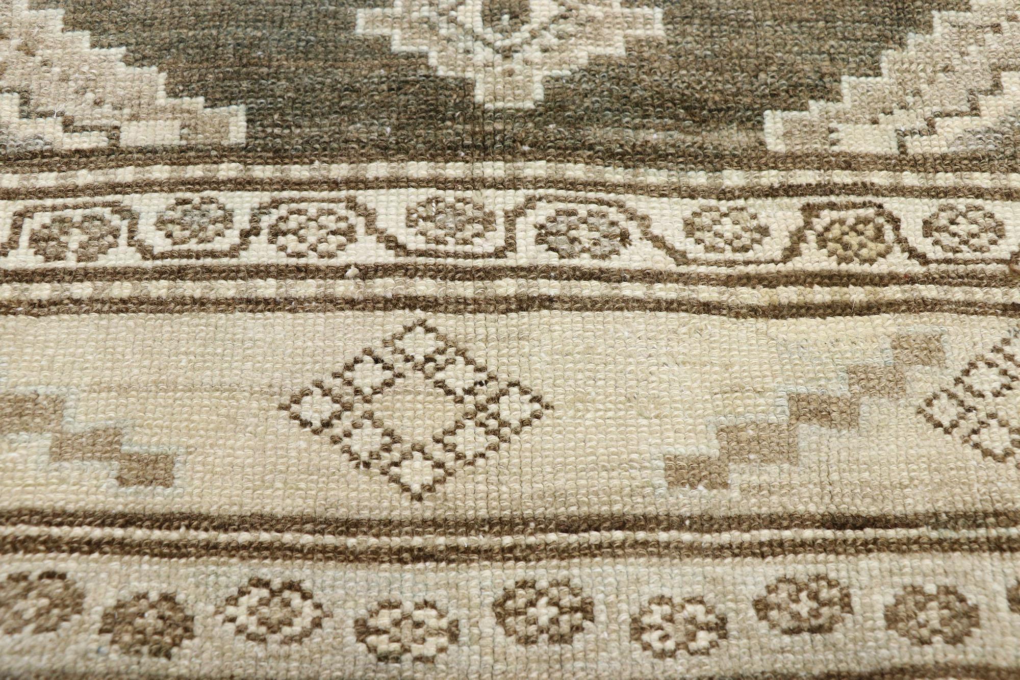 Antique Turkish Rug with Persian Malayer Design and Modern Style For Sale 2