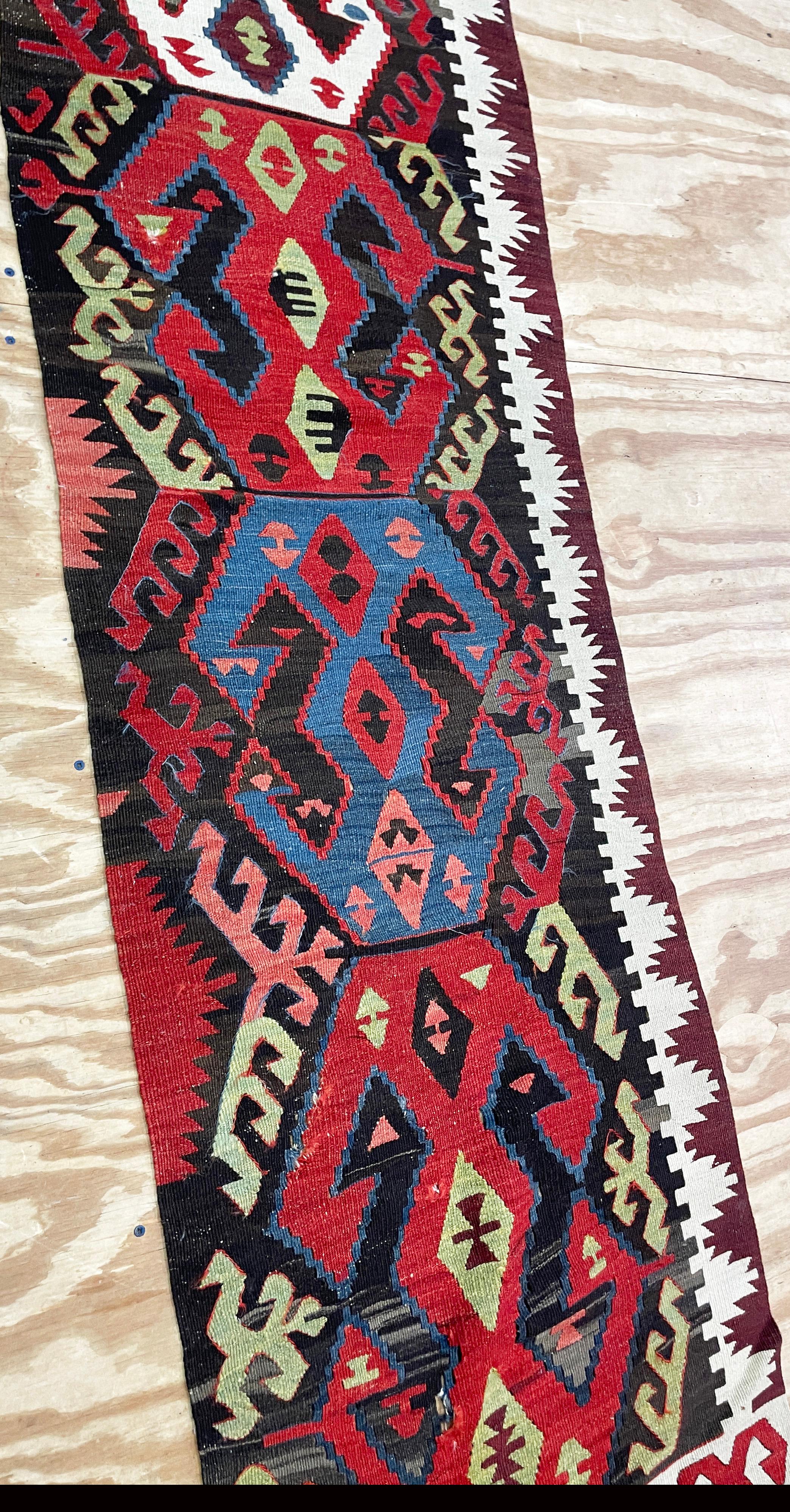 Antiker türkischer Läufer , um 1900 AS IS (Stammeskunst) im Angebot