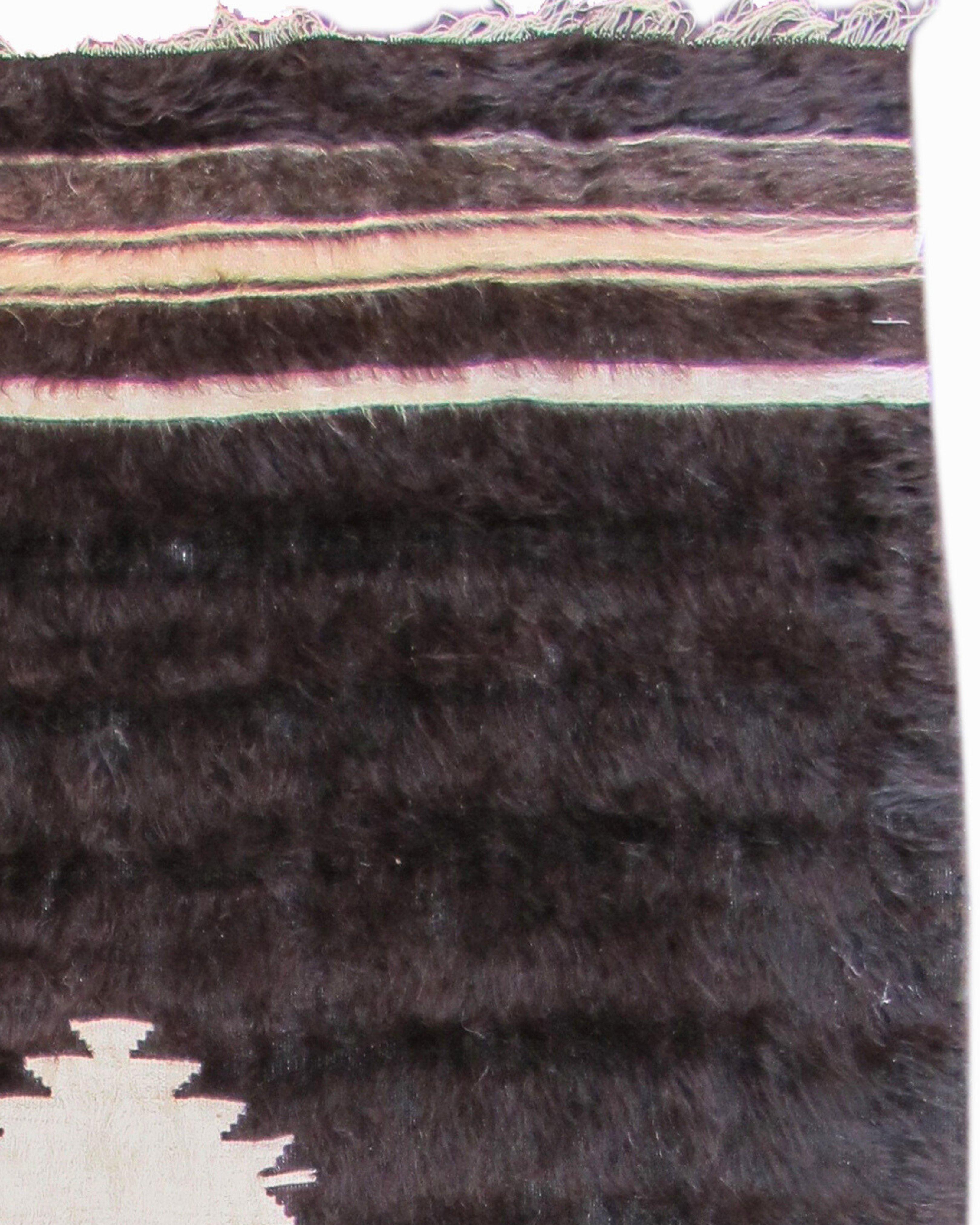 Vintage Türkische Mohair Ziege Siirt Decke, Mitte des 20.

Ausgezeichneter Zustand. 

Zusätzliche Informationen
Abmessungen: 4'4