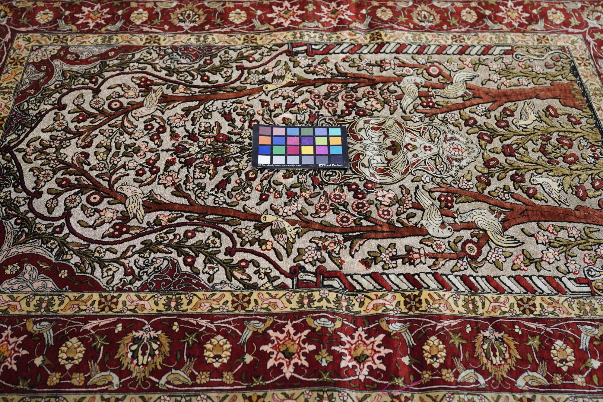 Extremely Fine Turkish Silk Hereke with the Field Woven with Silver Metal treads For Sale 5