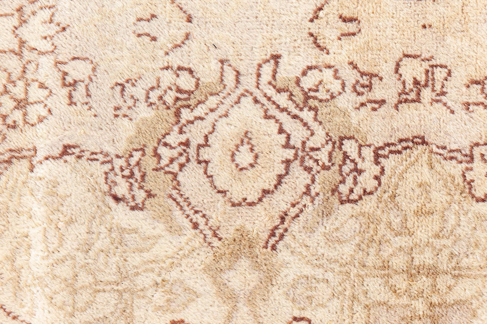 Antique Turkish Sivas Rug
Size: 14'0