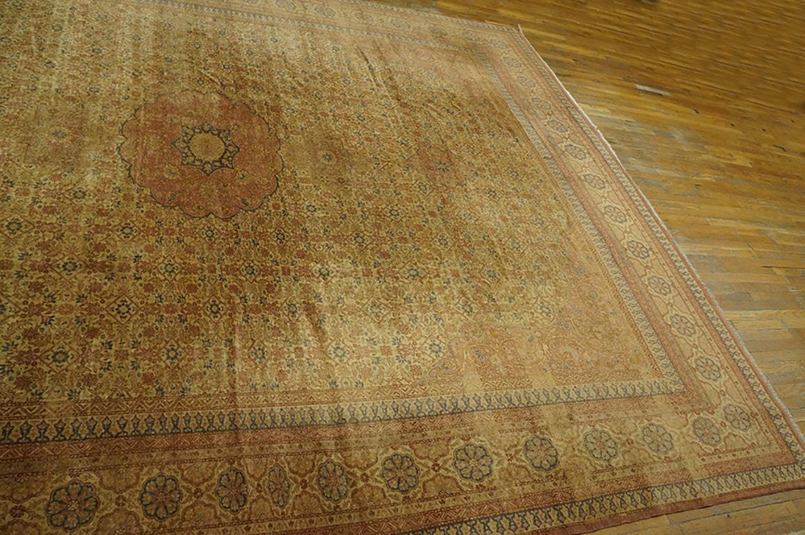 Hand-Knotted Early 20th Century Turkish Sivas Carpet ( 11' x 15'2