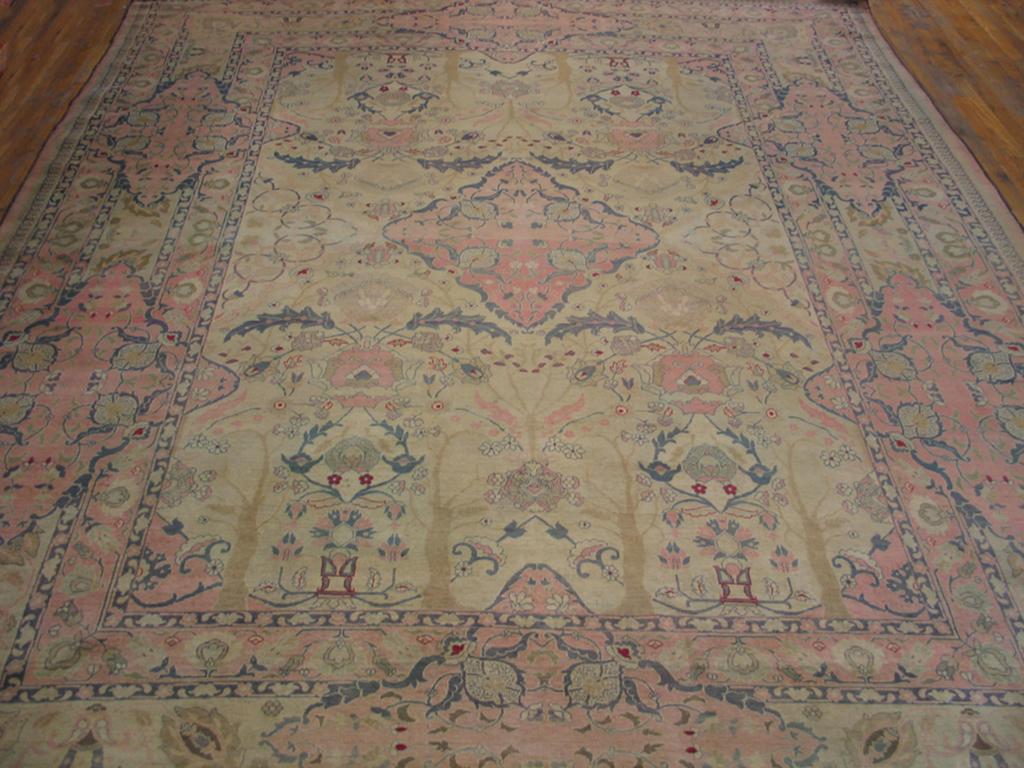Hand-Knotted 1920s Turkish Sivas Carpet ( 9'3