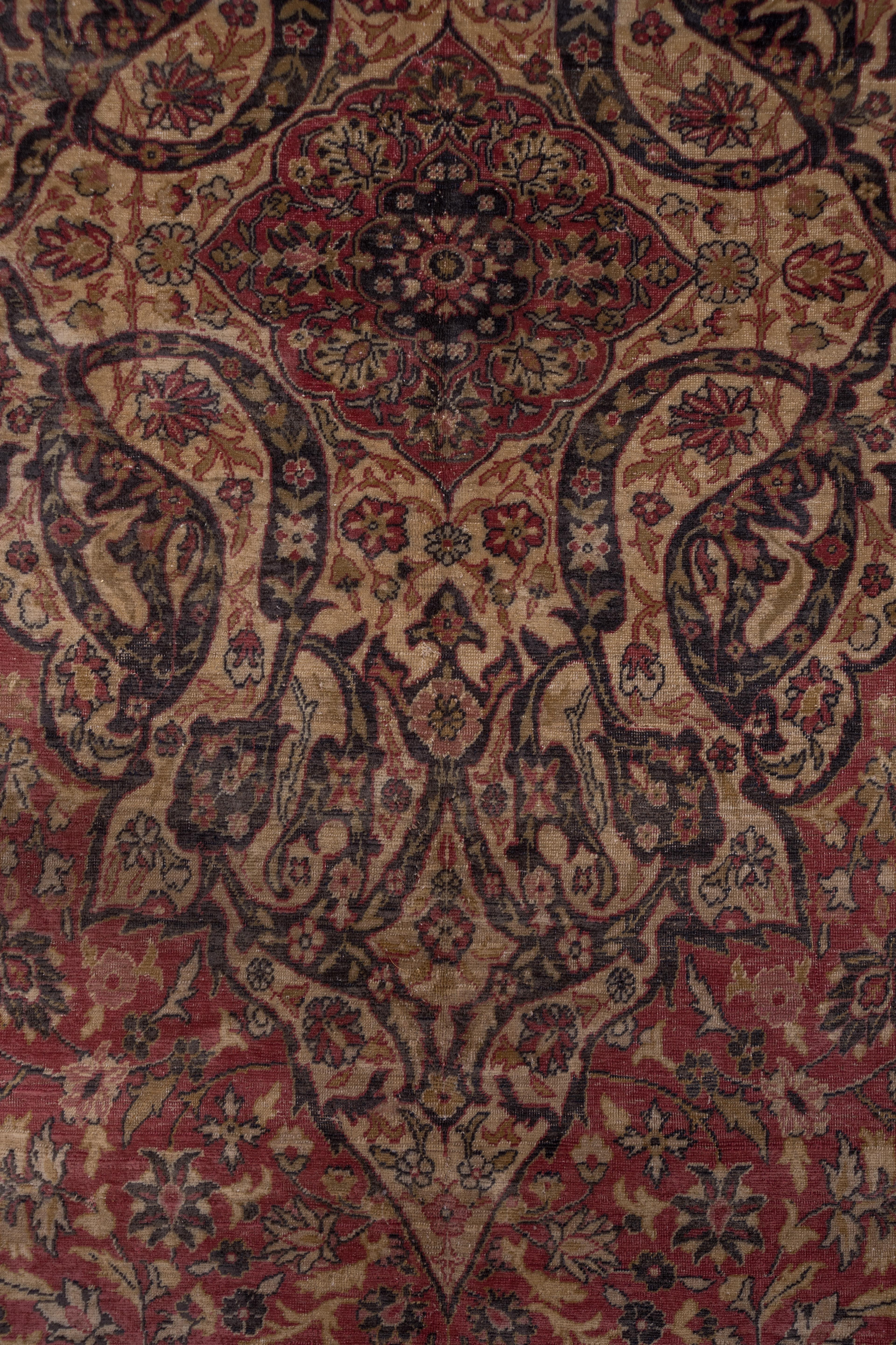 Antiker türkischer Sivas-Teppich, dunkelrotes Feld, Medaillon in der Mitte im Angebot 2