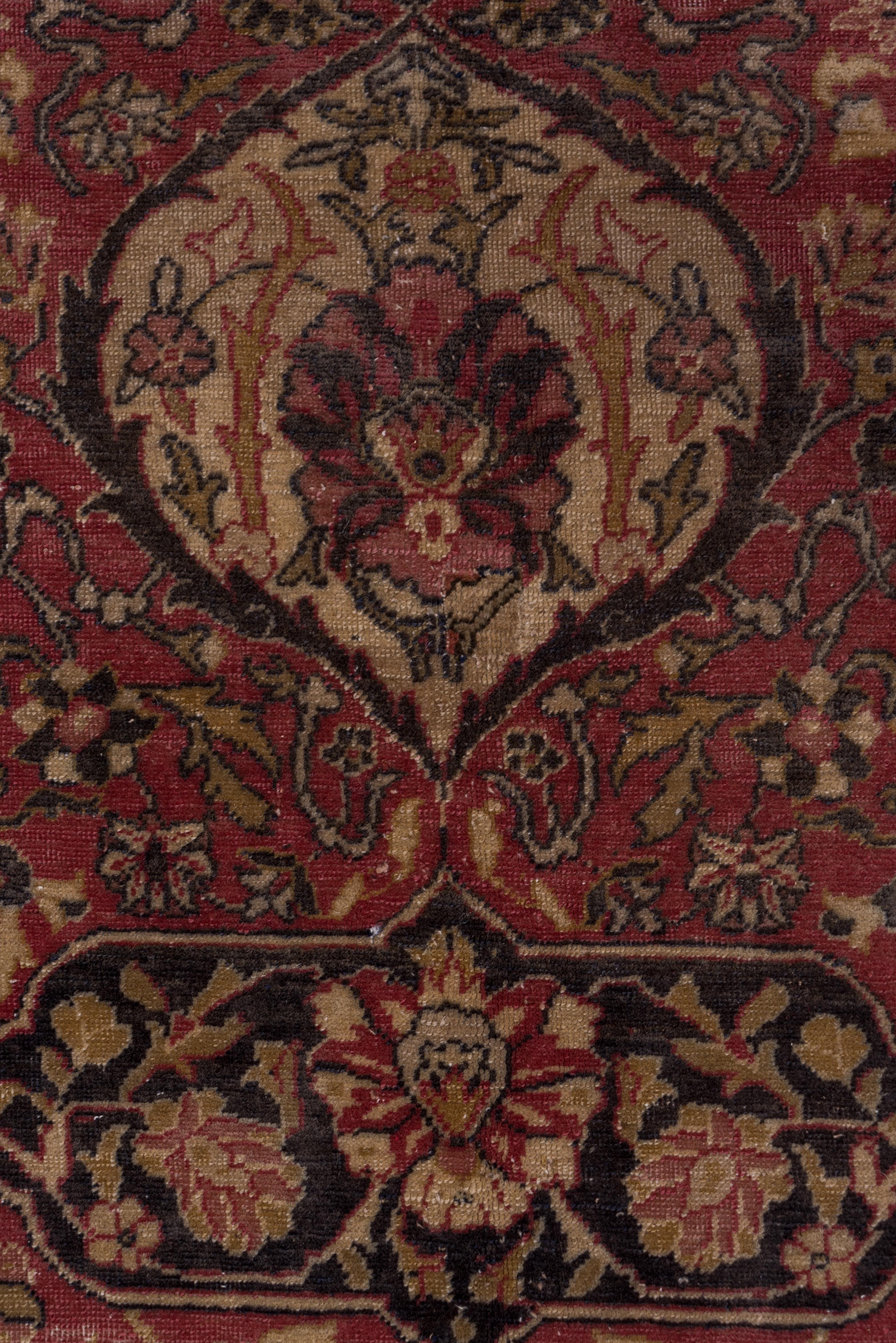 Antiker türkischer Sivas-Teppich, dunkelrotes Feld, Medaillon in der Mitte im Angebot 3
