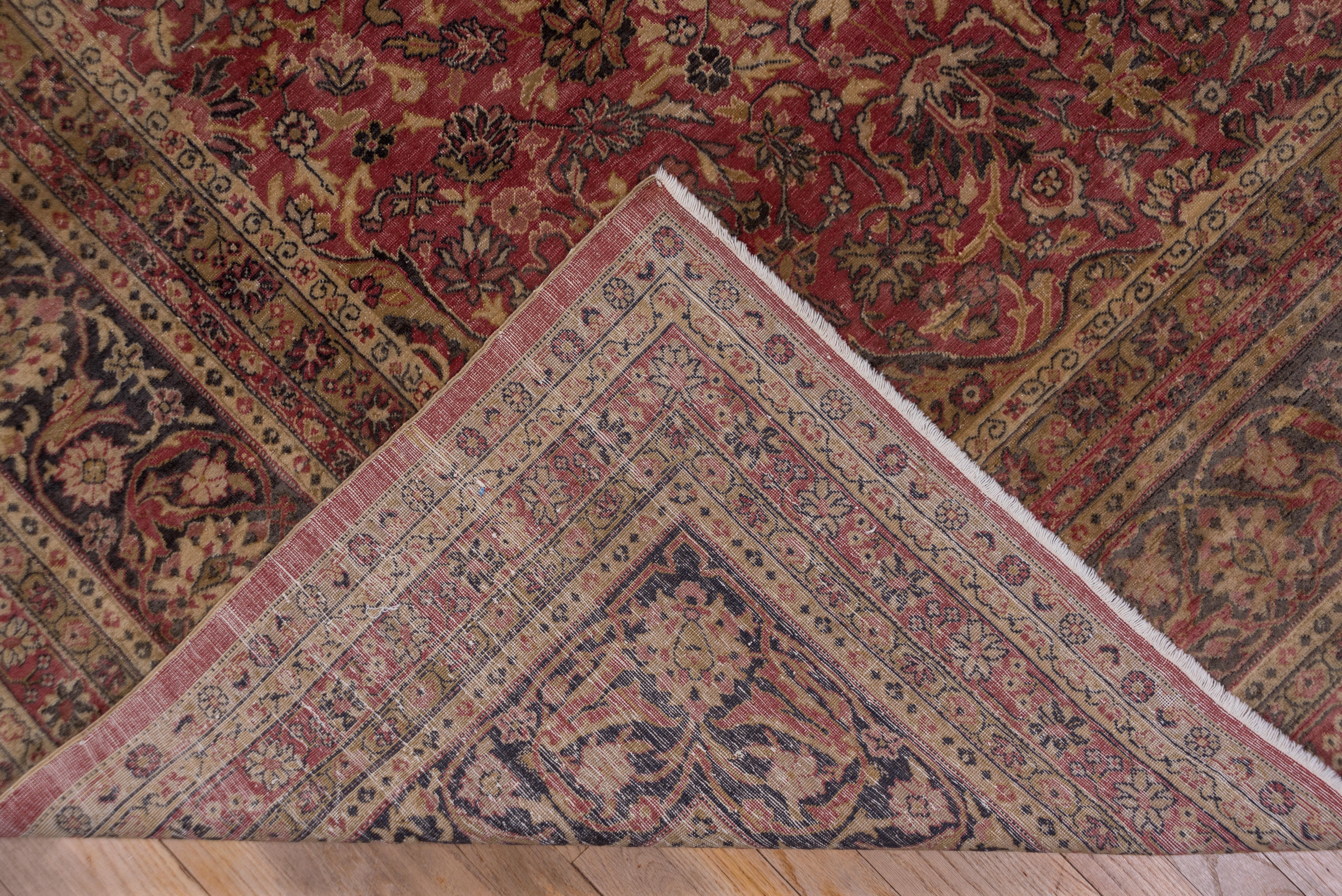 Antiker türkischer Sivas-Teppich, dunkelrotes Feld, Medaillon in der Mitte im Angebot 4