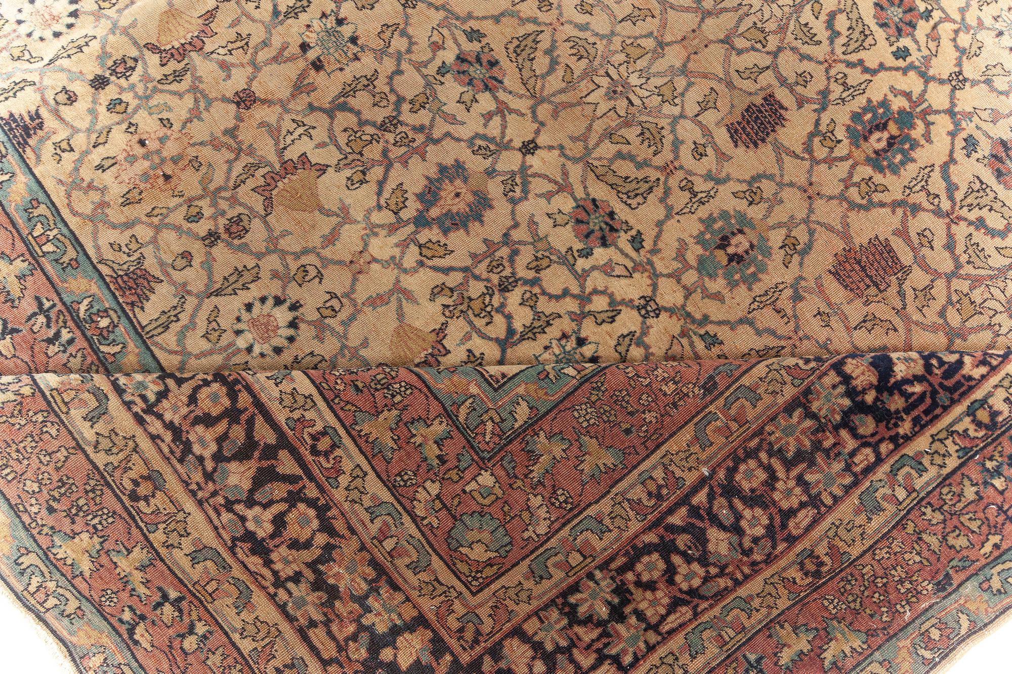 Authentic Turkish Sivas Handmade Wool Rug In Good Condition For Sale In New York, NY