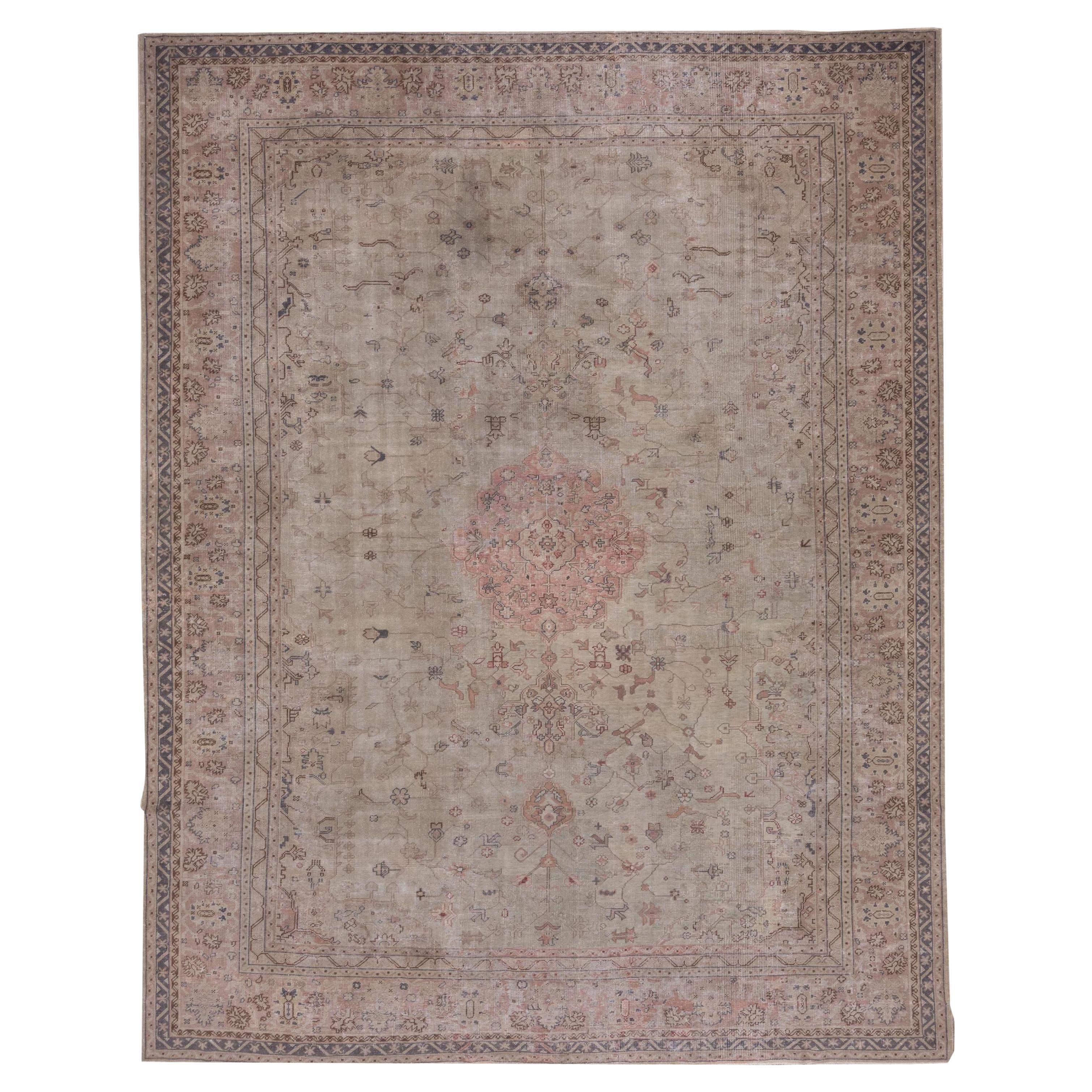 Antiker türkischer Sivas-Teppich, Salbeigrünes Feld, Mittelmedaillon, rosa Bordüren