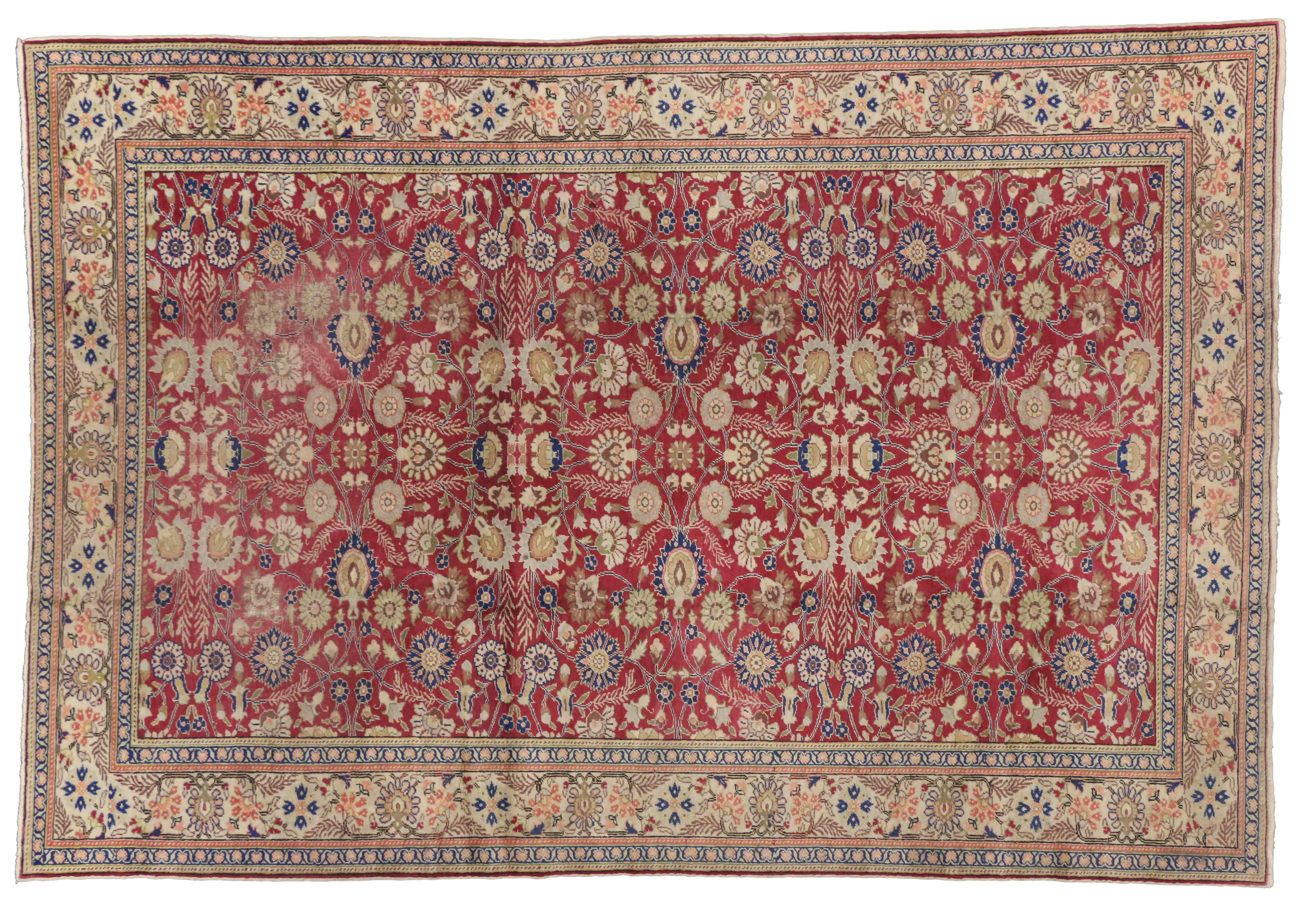 Antique Turkish Sivas Rug with All-Over Floral Motif In Good Condition For Sale In Dallas, TX